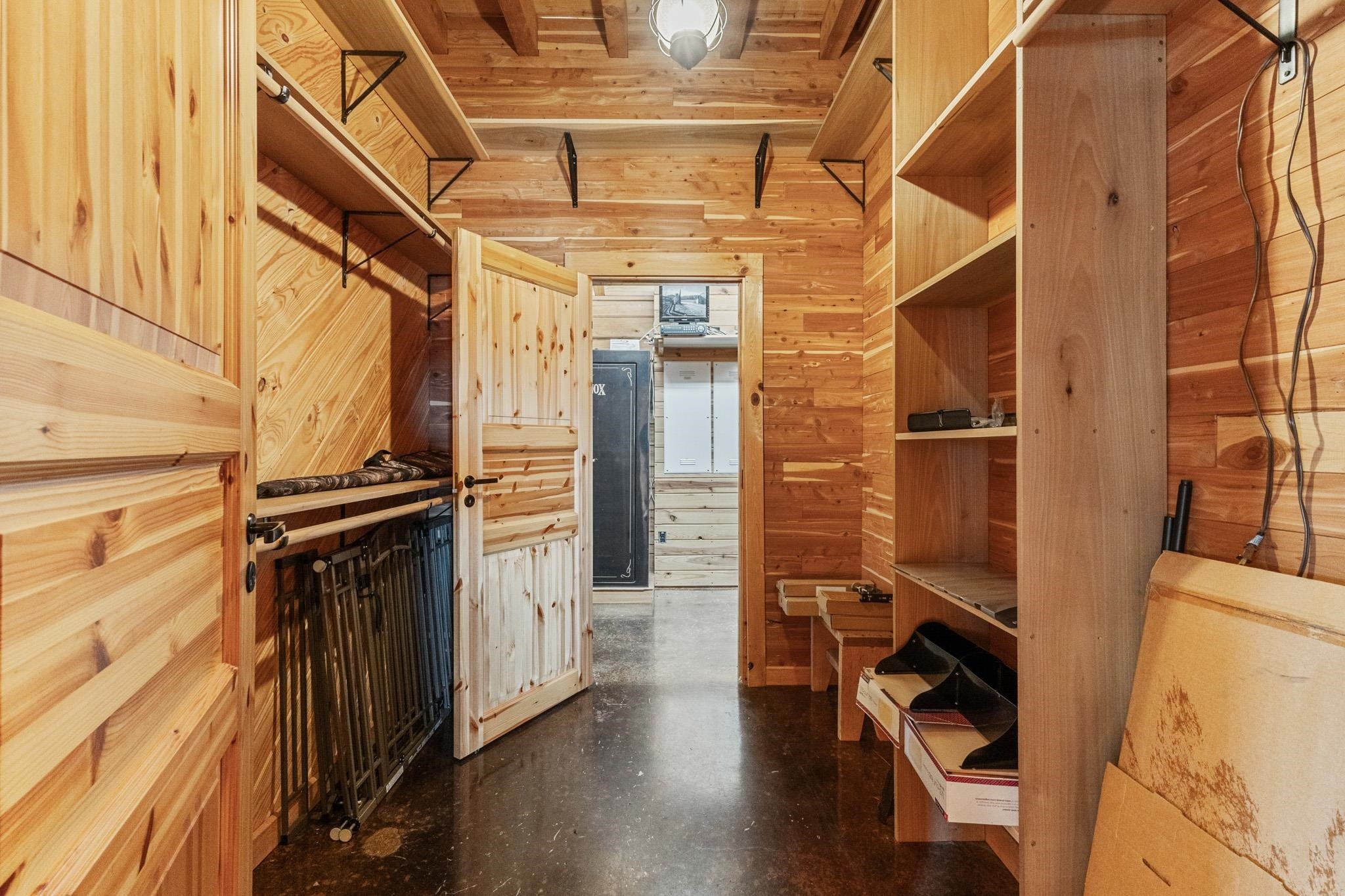 Grayson, Kentucky, 41143, United States, 5 Bedrooms Bedrooms, ,4 BathroomsBathrooms,Residential,Active,1770001