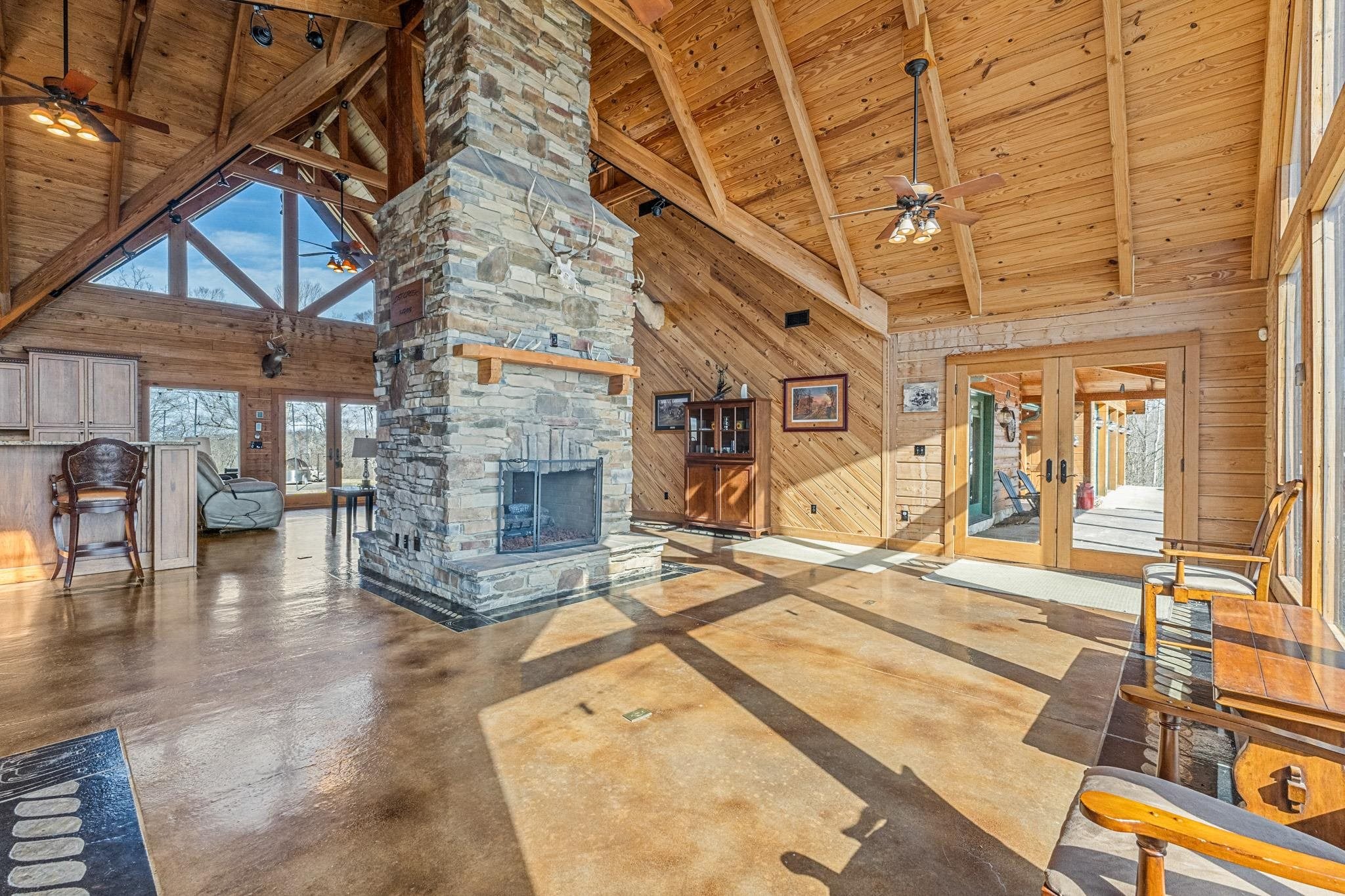 Grayson, Kentucky, 41143, United States, 5 Bedrooms Bedrooms, ,4 BathroomsBathrooms,Residential,Active,1770001