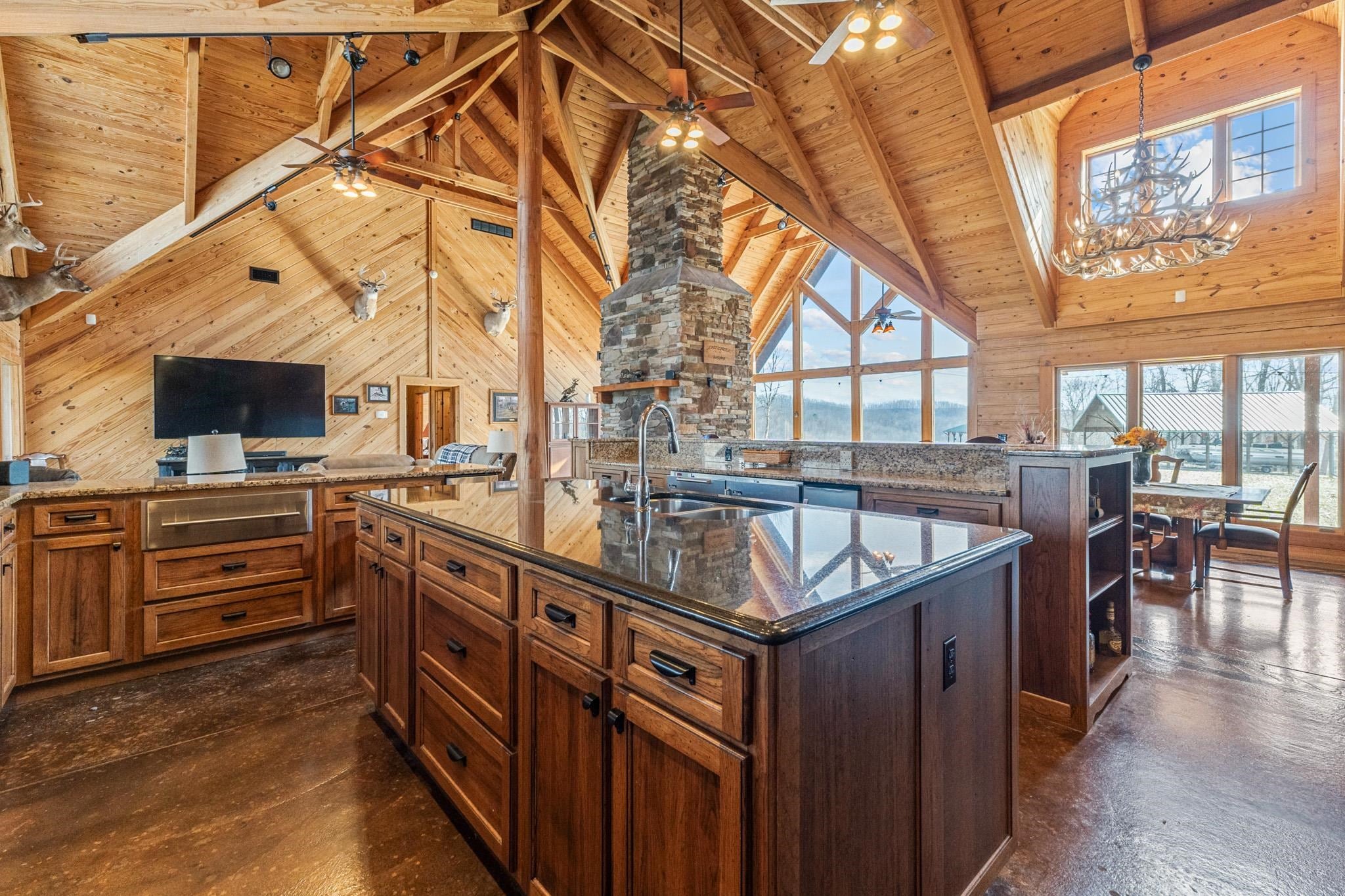 Grayson, Kentucky, 41143, United States, 5 Bedrooms Bedrooms, ,4 BathroomsBathrooms,Residential,Active,1770001