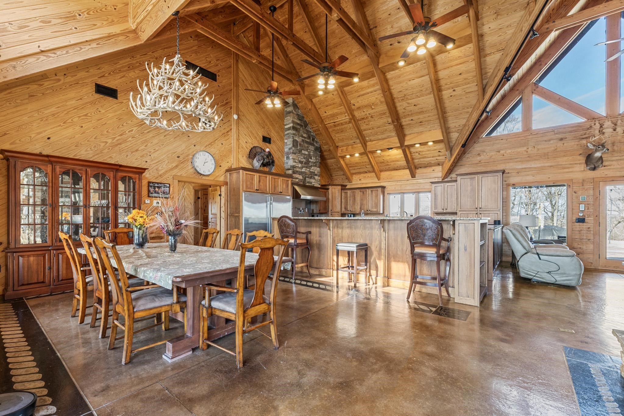 Grayson, Kentucky, 41143, United States, 5 Bedrooms Bedrooms, ,4 BathroomsBathrooms,Residential,Active,1770001