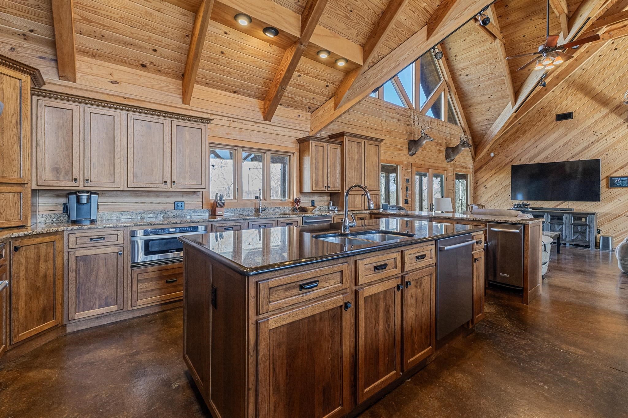 Grayson, Kentucky, 41143, United States, 5 Bedrooms Bedrooms, ,4 BathroomsBathrooms,Residential,Active,1770001