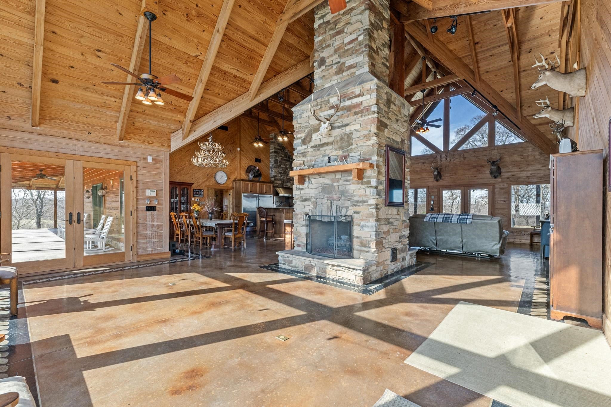 Grayson, Kentucky, 41143, United States, 5 Bedrooms Bedrooms, ,4 BathroomsBathrooms,Residential,Active,1770001