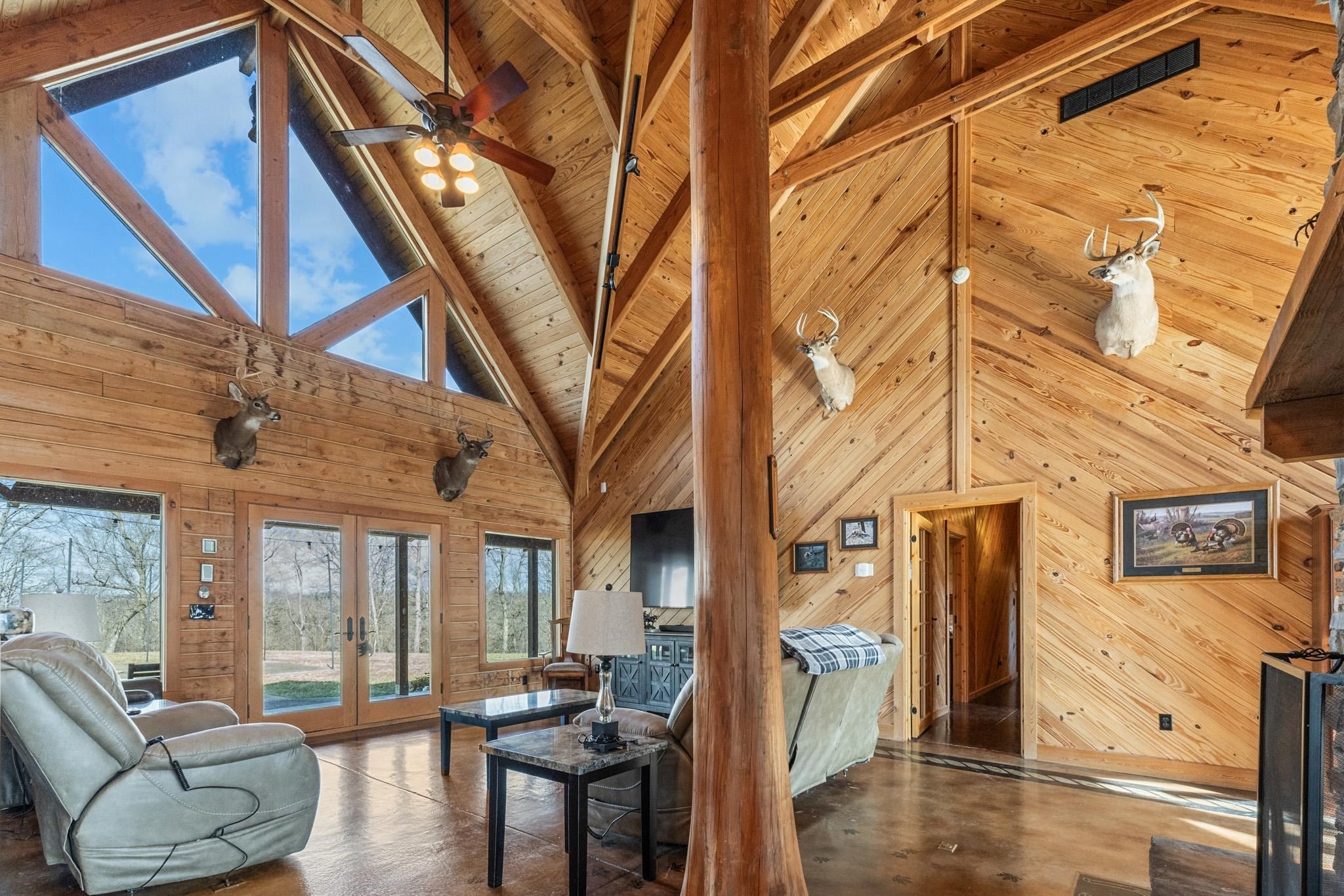 Grayson, Kentucky, 41143, United States, 5 Bedrooms Bedrooms, ,4 BathroomsBathrooms,Residential,Active,1770001