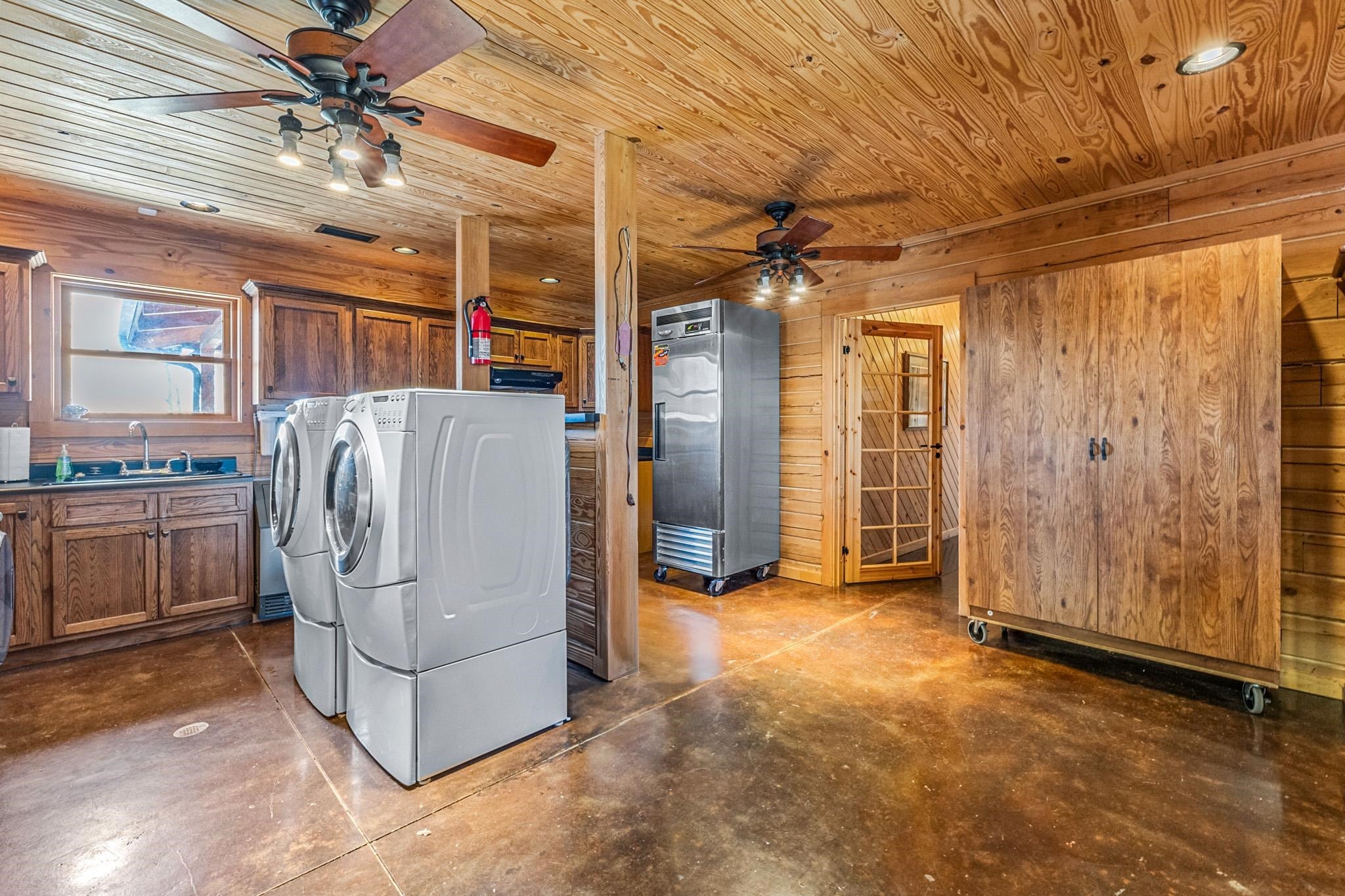 Grayson, Kentucky, 41143, United States, 5 Bedrooms Bedrooms, ,4 BathroomsBathrooms,Residential,Active,1770001