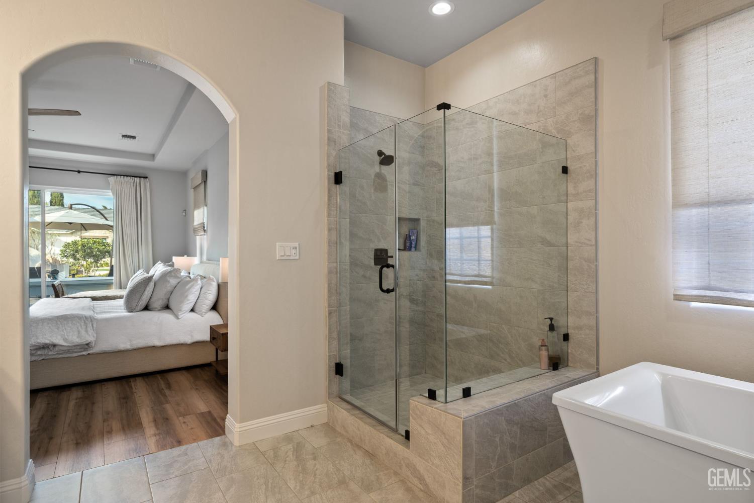 Bakersfield, California, 93314, United States, 5 Bedrooms Bedrooms, ,3 BathroomsBathrooms,Residential,Active,2019126