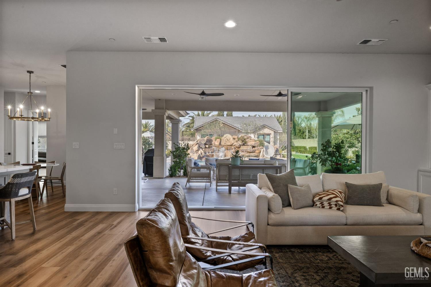 Bakersfield, California, 93314, United States, 5 Bedrooms Bedrooms, ,3 BathroomsBathrooms,Residential,Active,2019126