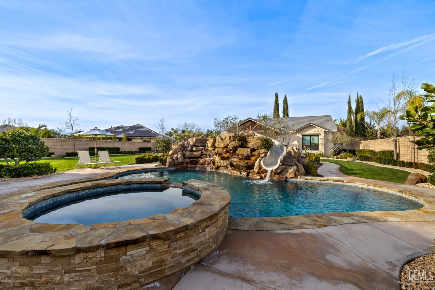 Bakersfield, California, 93314, United States, 5 Bedrooms Bedrooms, ,3 BathroomsBathrooms,Residential,Active,2019126