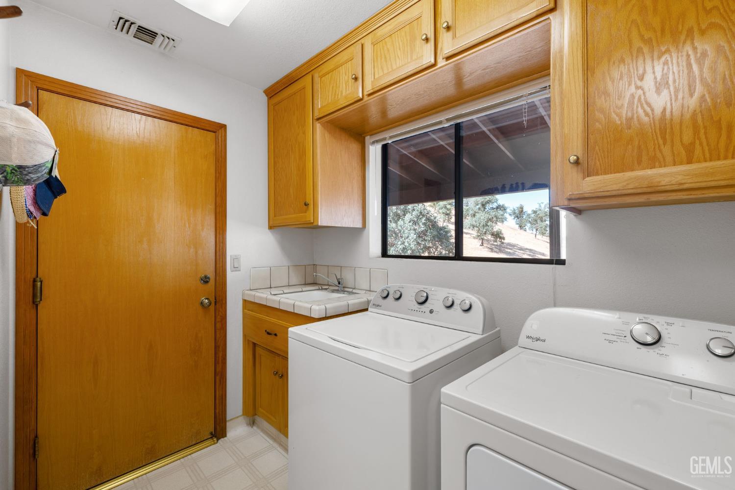 Bakersfield, California, 93308, United States, ,2 BathroomsBathrooms,Residential,Active,1839407