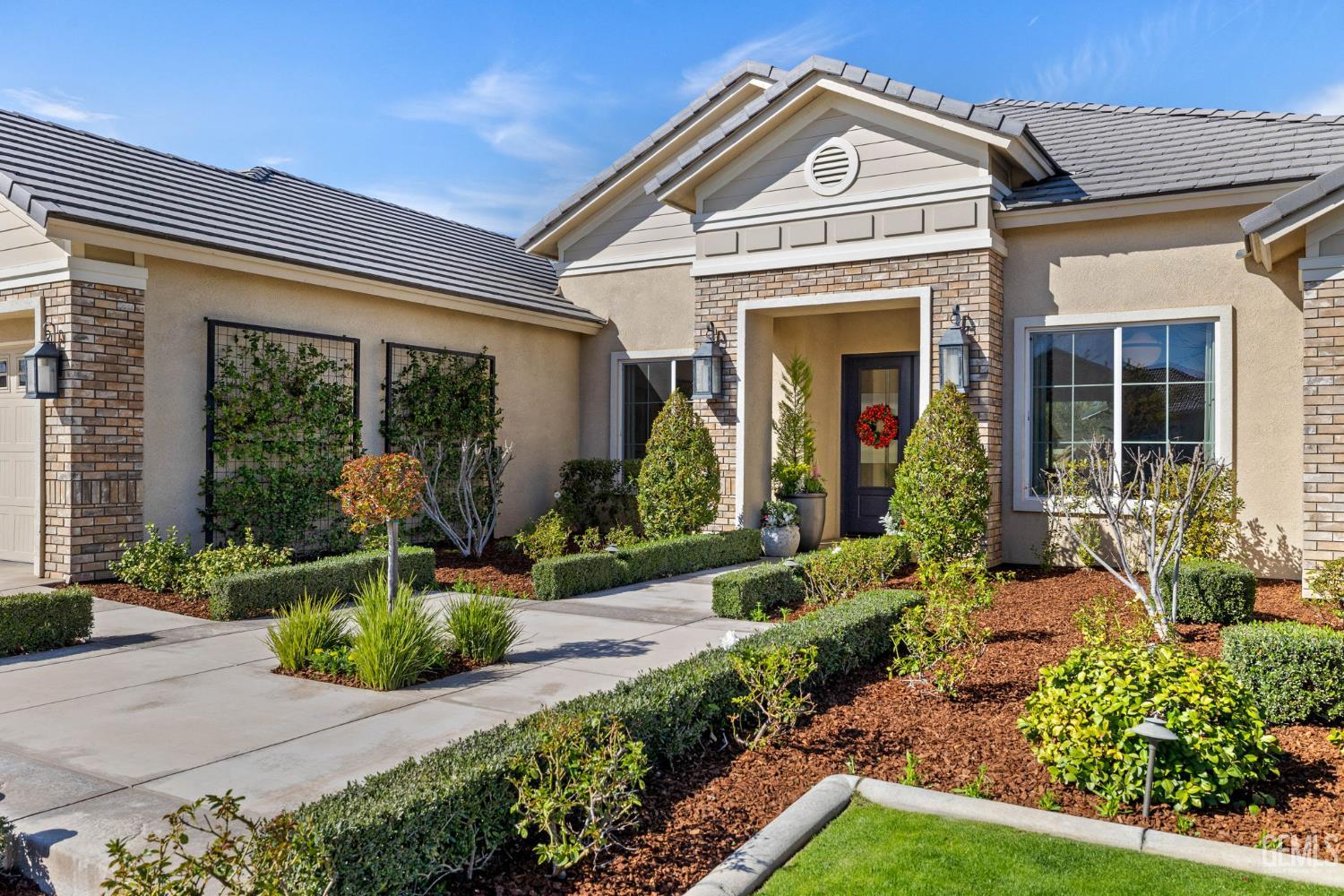 Bakersfield, California, 93314, United States, 5 Bedrooms Bedrooms, ,3 BathroomsBathrooms,Residential,Active,2019126