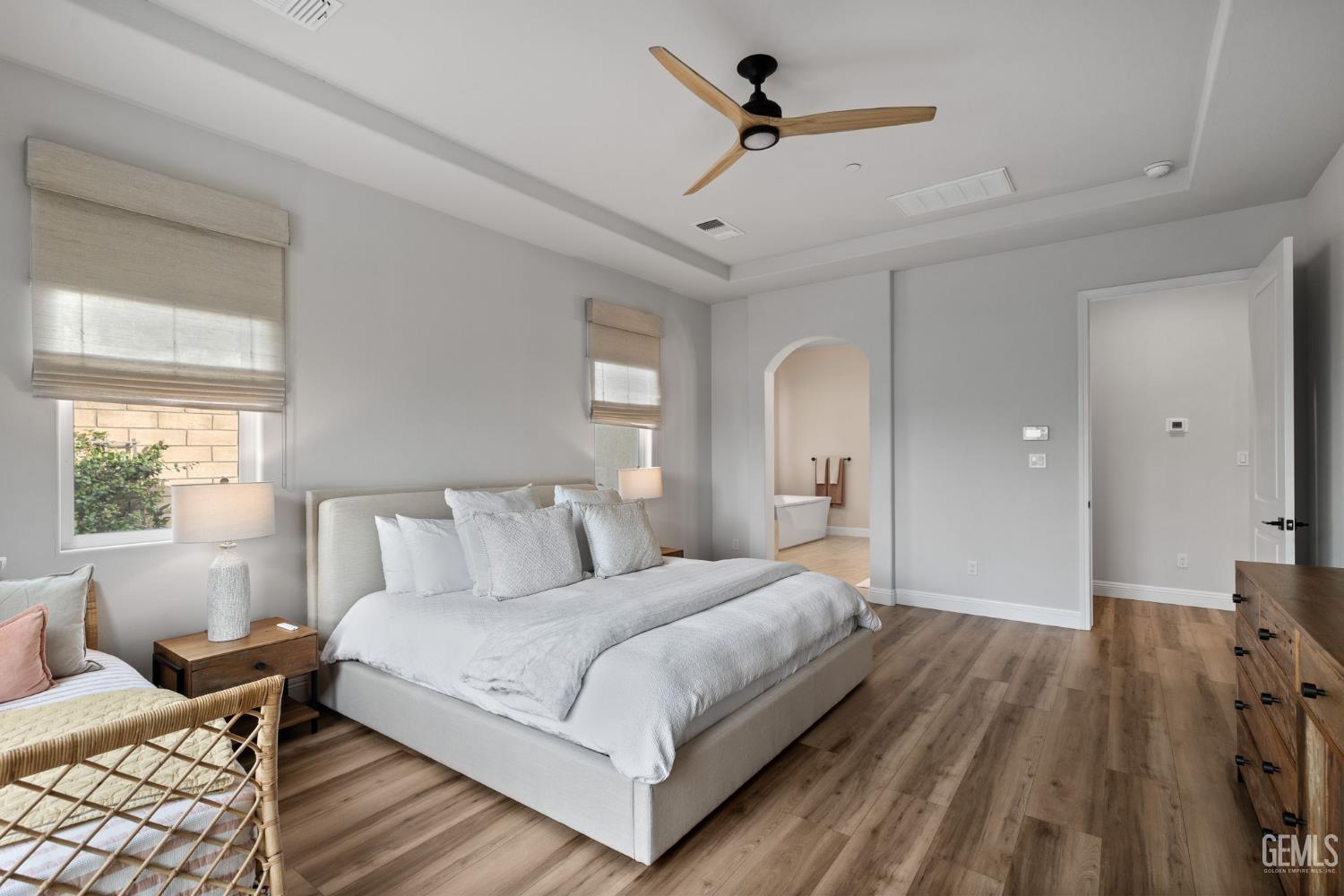 Bakersfield, California, 93314, United States, 5 Bedrooms Bedrooms, ,3 BathroomsBathrooms,Residential,Active,2019126