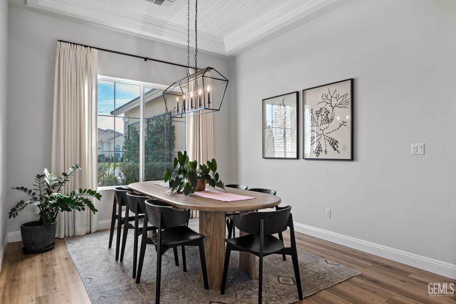 Bakersfield, California, 93314, United States, 5 Bedrooms Bedrooms, ,3 BathroomsBathrooms,Residential,Active,2019126