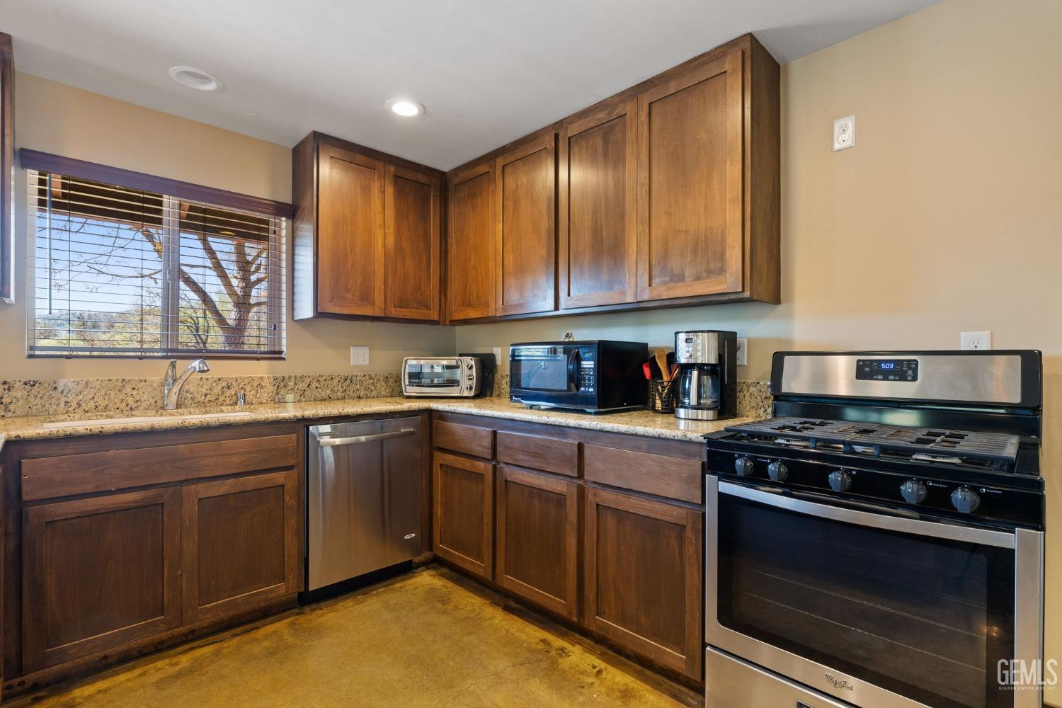 Bakersfield, California, 93308, United States, 5 Bedrooms Bedrooms, ,5 BathroomsBathrooms,Residential,Active,1769600