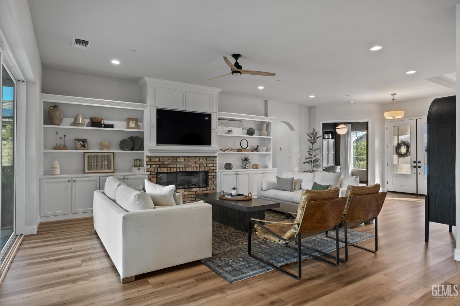 Bakersfield, California, 93314, United States, 5 Bedrooms Bedrooms, ,3 BathroomsBathrooms,Residential,Active,2019126