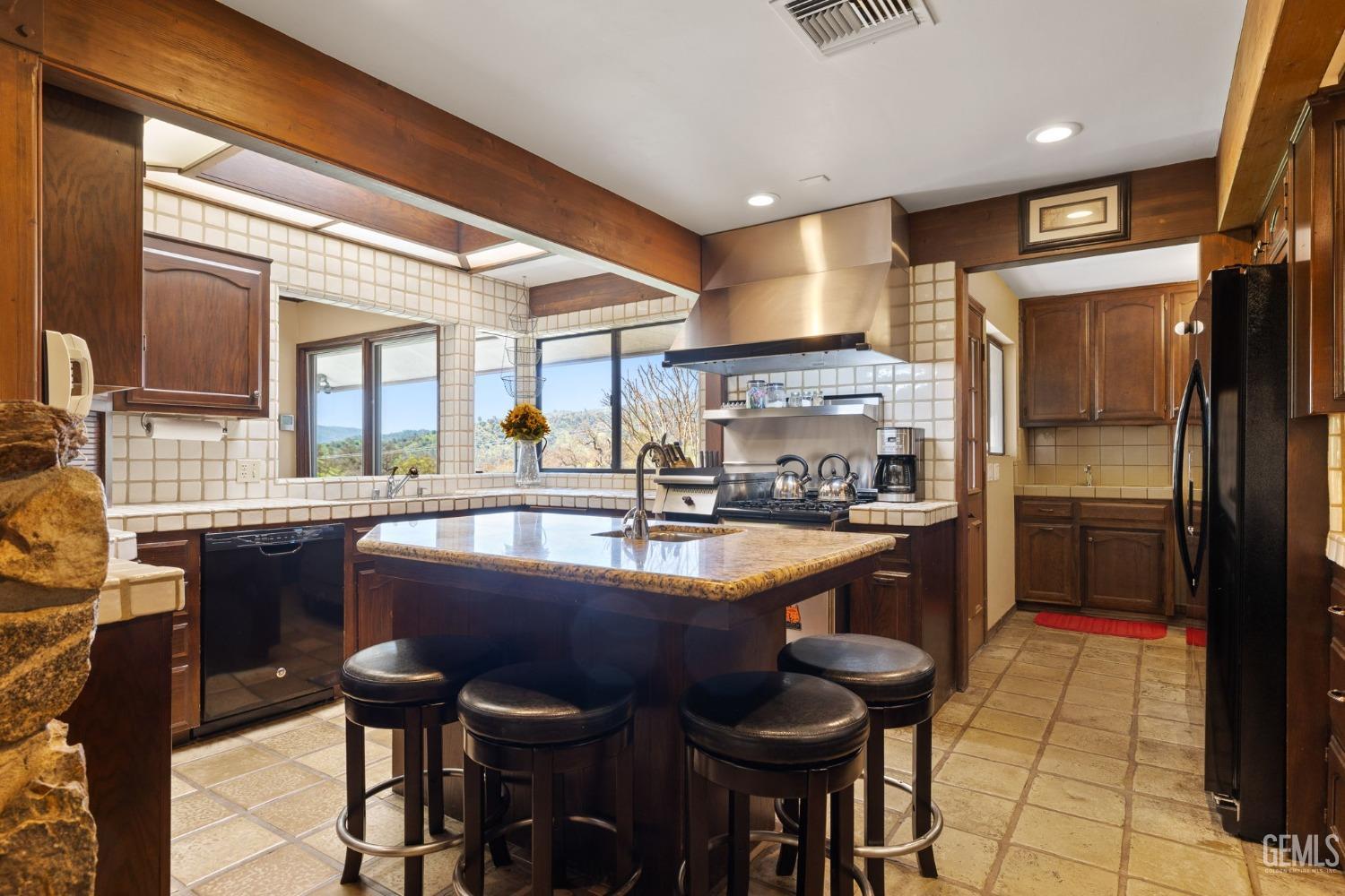 Bakersfield, California, 93308, United States, 5 Bedrooms Bedrooms, ,5 BathroomsBathrooms,Residential,Active,1769600