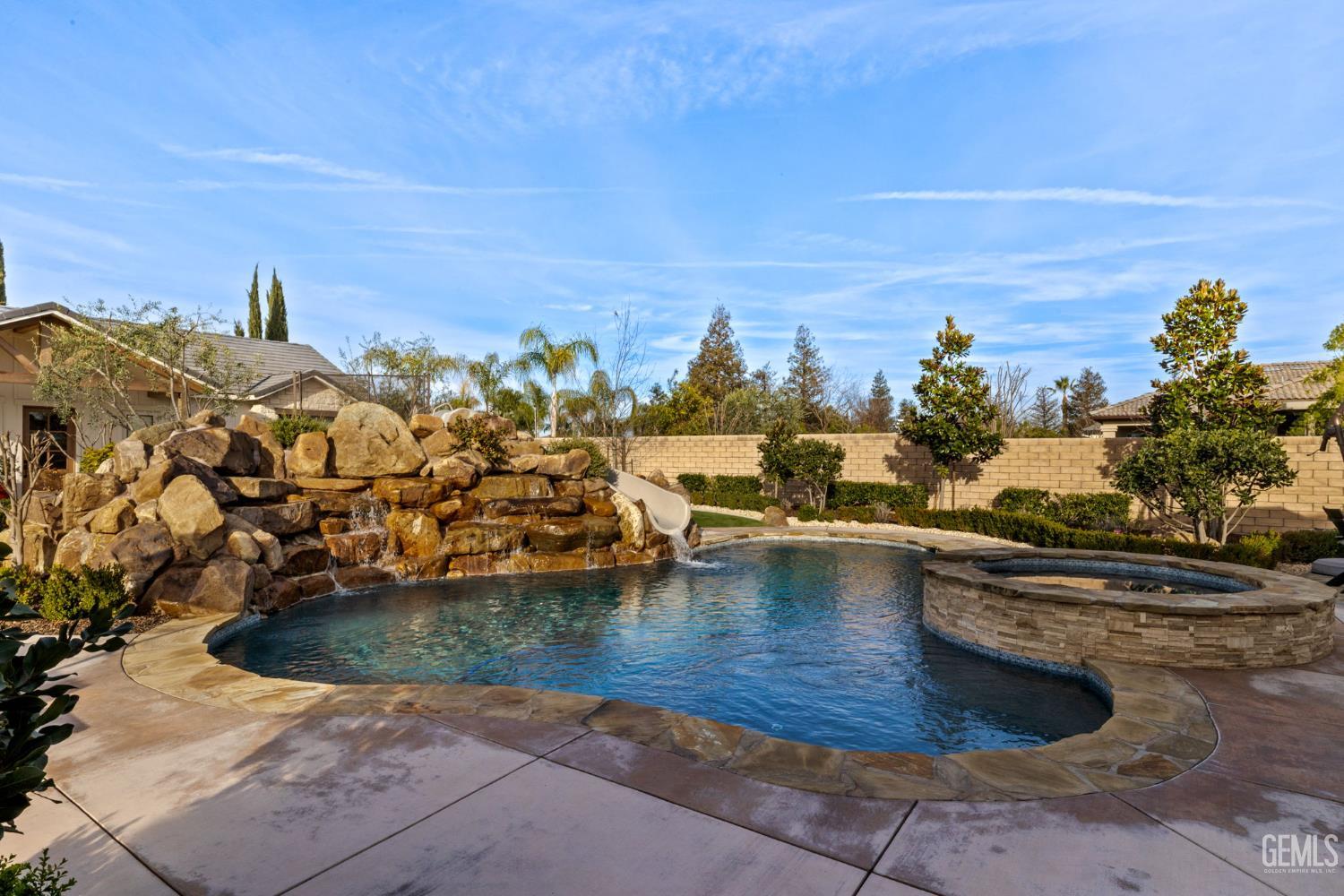 Bakersfield, California, 93314, United States, 5 Bedrooms Bedrooms, ,3 BathroomsBathrooms,Residential,Active,2019126