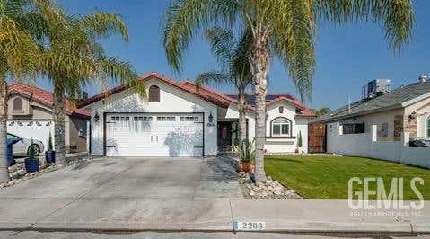 2209 NEWPORT CT, DELANO, CA 93215 - Image 1