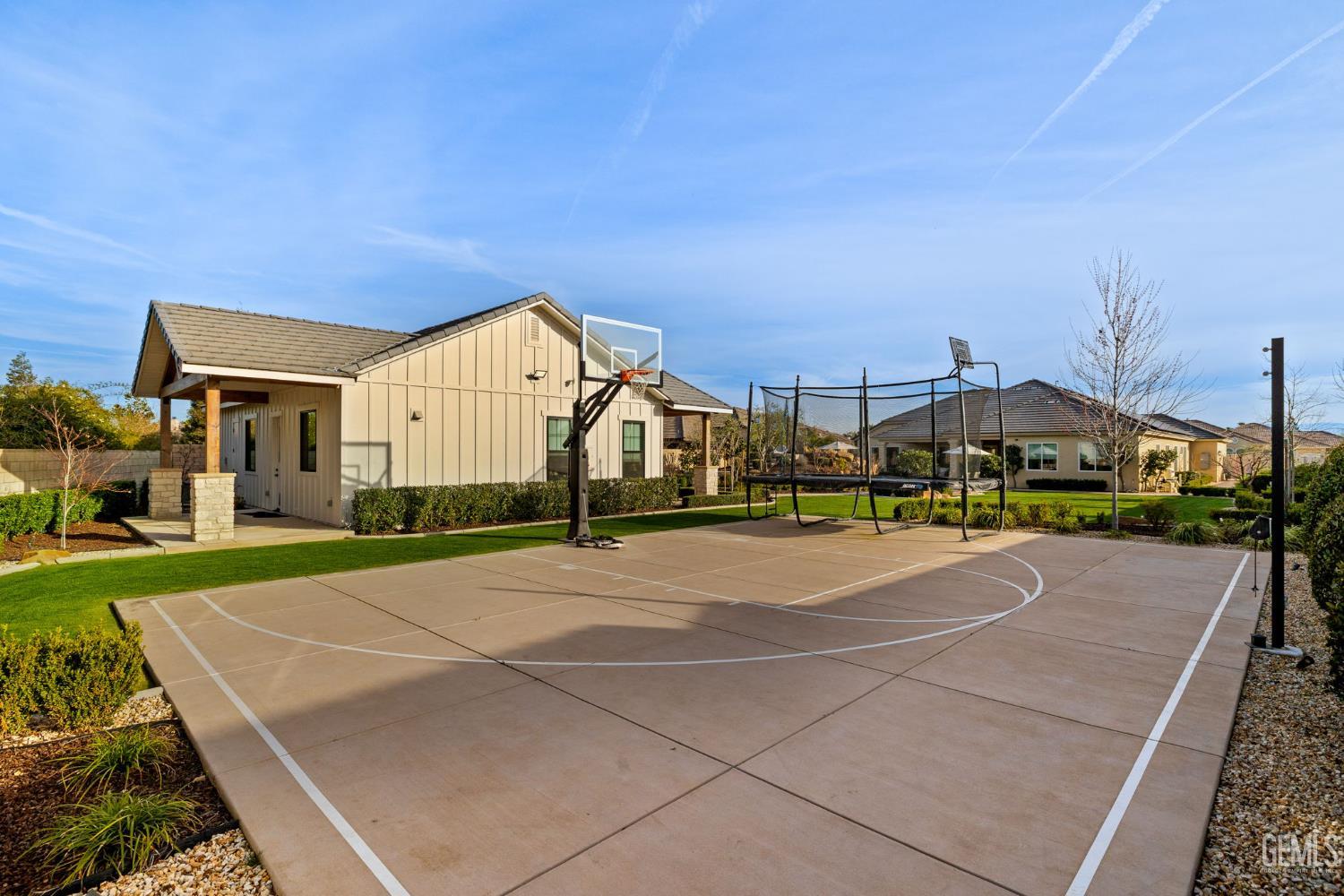 Bakersfield, California, 93314, United States, 5 Bedrooms Bedrooms, ,3 BathroomsBathrooms,Residential,Active,2019126