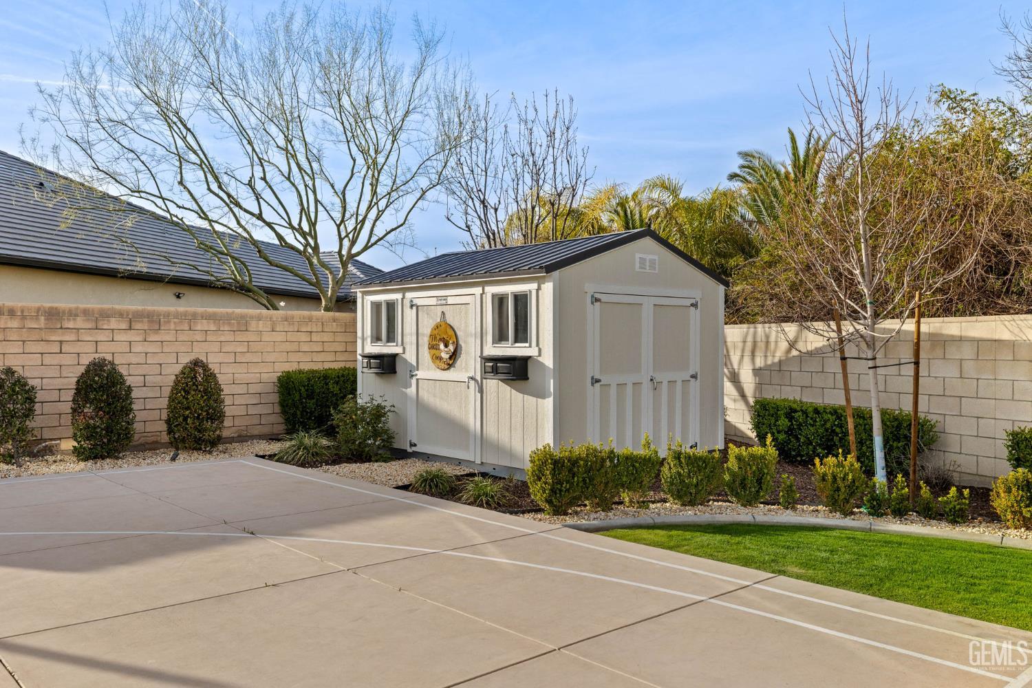 Bakersfield, California, 93314, United States, 5 Bedrooms Bedrooms, ,3 BathroomsBathrooms,Residential,Active,2019126