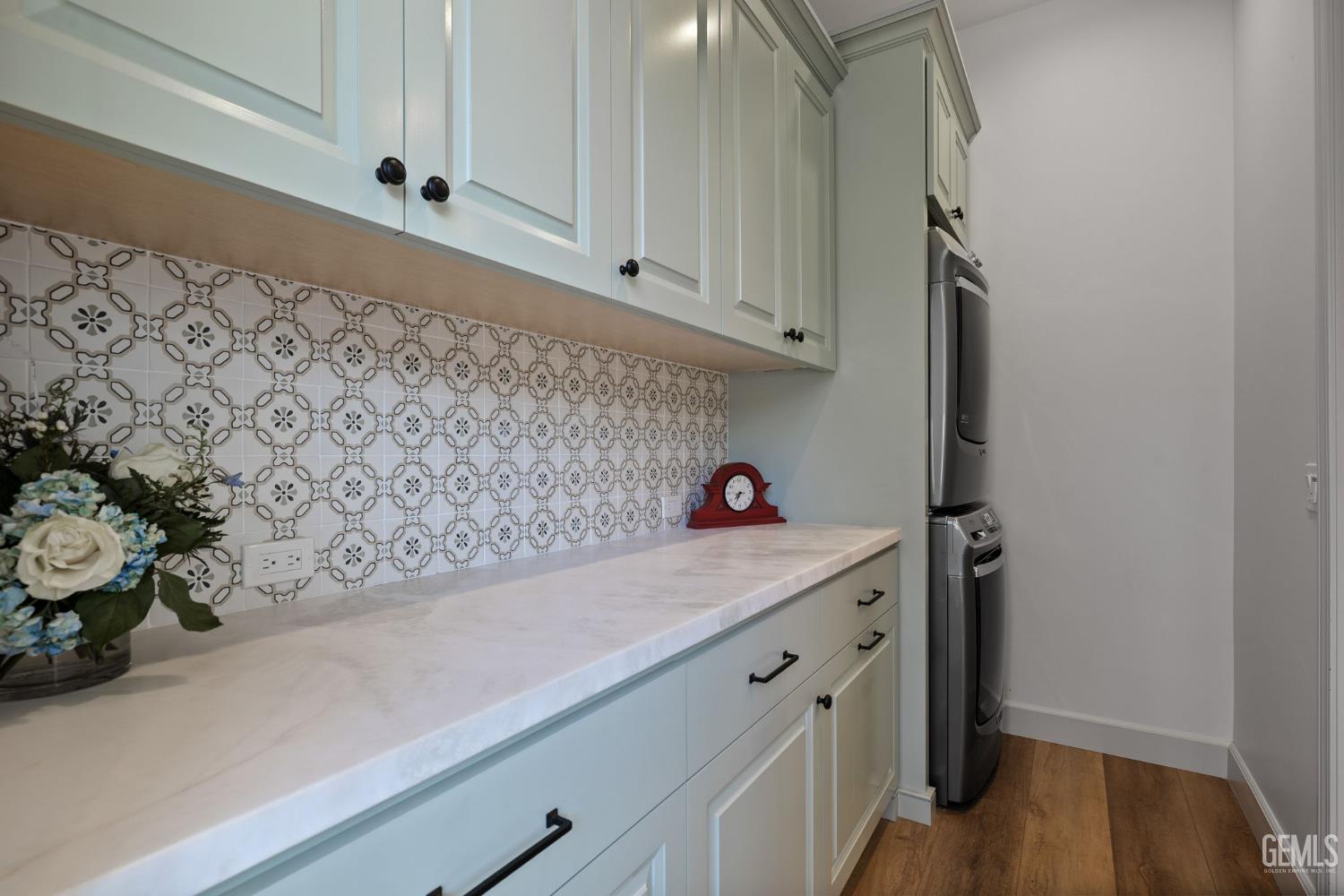 Bakersfield, California, 93314, United States, 5 Bedrooms Bedrooms, ,3 BathroomsBathrooms,Residential,Active,2019126