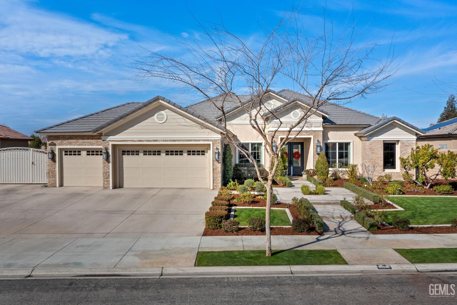 Bakersfield, California, 93314, United States, 5 Bedrooms Bedrooms, ,3 BathroomsBathrooms,Residential,Active,2019126