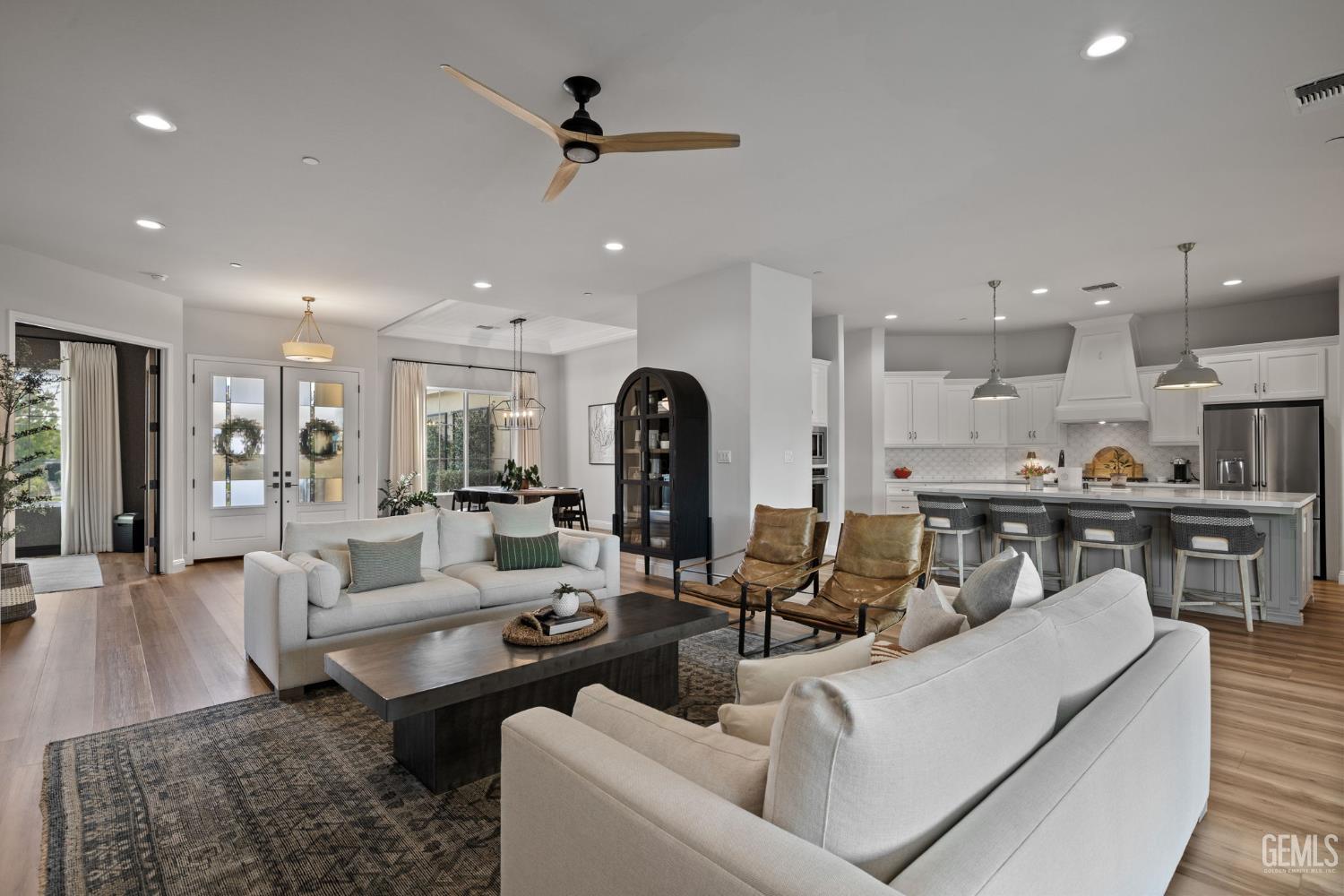 Bakersfield, California, 93314, United States, 5 Bedrooms Bedrooms, ,3 BathroomsBathrooms,Residential,Active,2019126