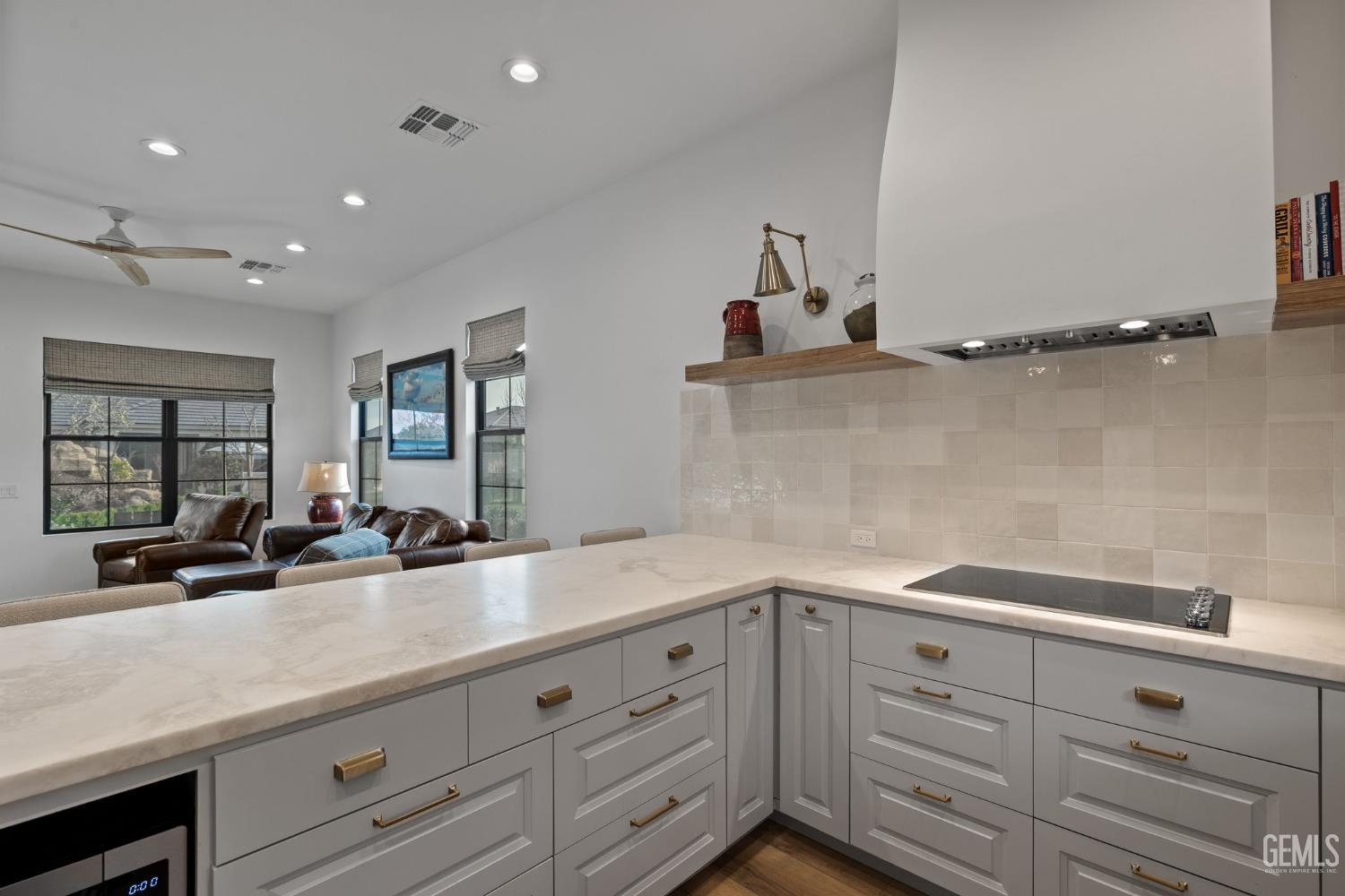 Bakersfield, California, 93314, United States, 5 Bedrooms Bedrooms, ,3 BathroomsBathrooms,Residential,Active,2019126