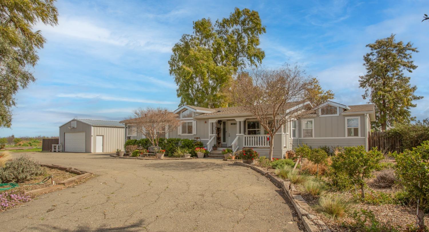 Esparto, California, 95627, United States, 4 Bedrooms Bedrooms, ,2 BathroomsBathrooms,Residential,Active,1723142