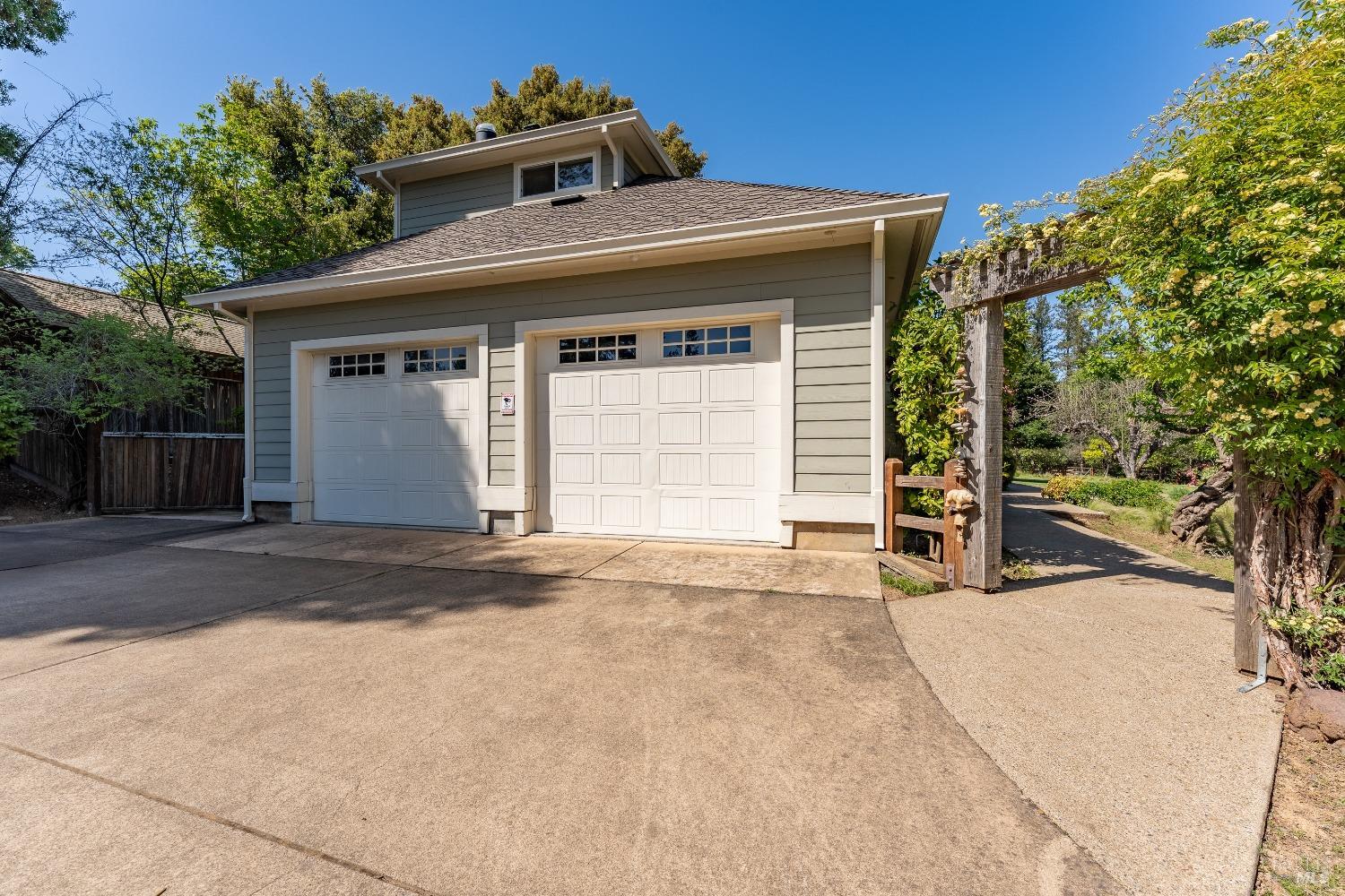 Ukiah, California, 95482, United States, 5 Bedrooms Bedrooms, ,3 BathroomsBathrooms,Residential,Active,1778703