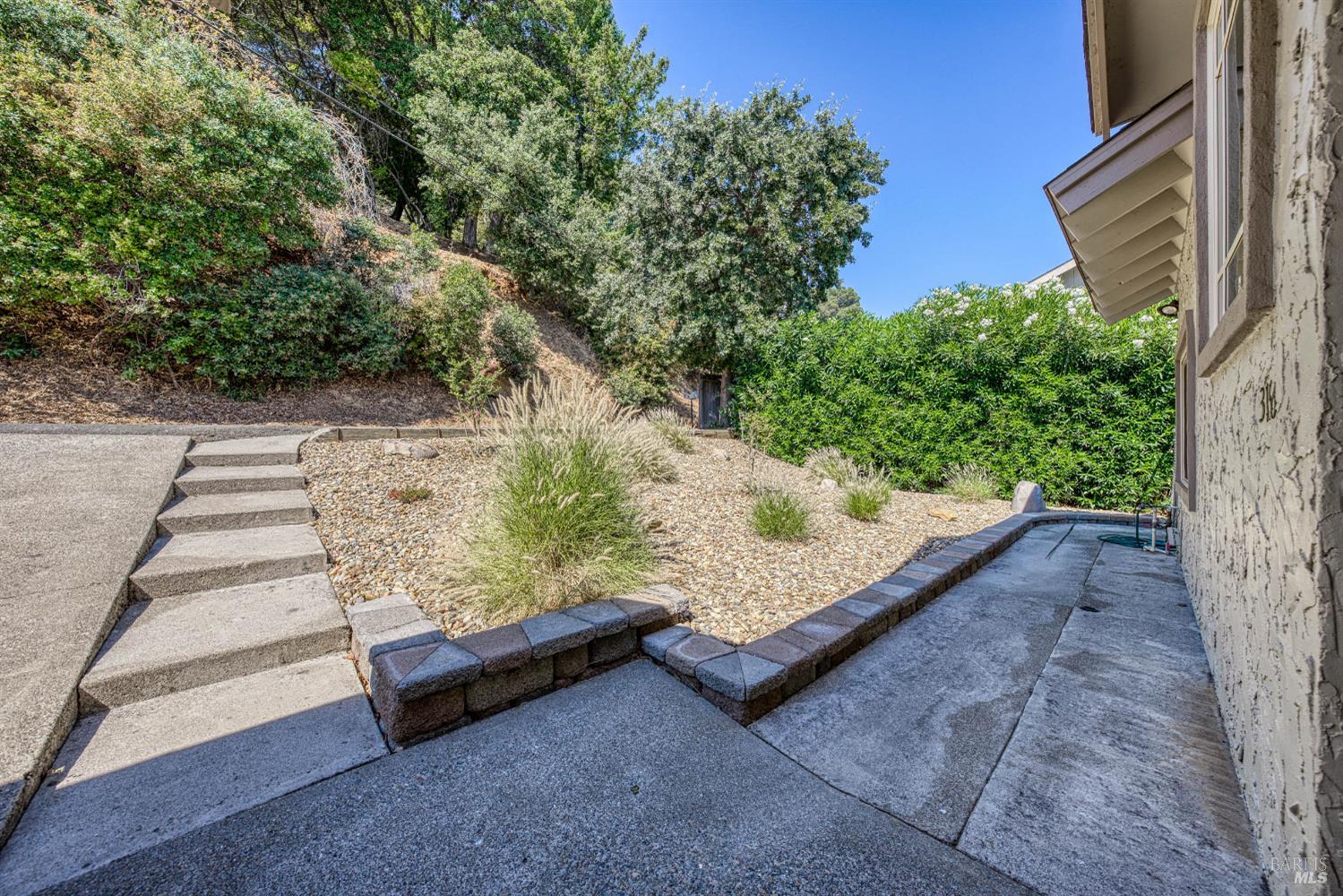 Kelseyville, California, 95451, United States, 4 Bedrooms Bedrooms, ,3 BathroomsBathrooms,Residential,Active,1915051