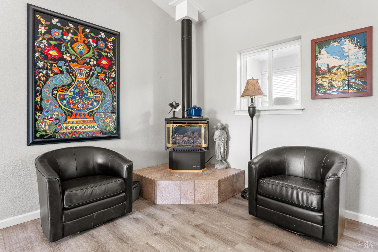 Redwood Valley, California, 95470, United States, 4 Bedrooms Bedrooms, ,3 BathroomsBathrooms,Residential,Active,1960148