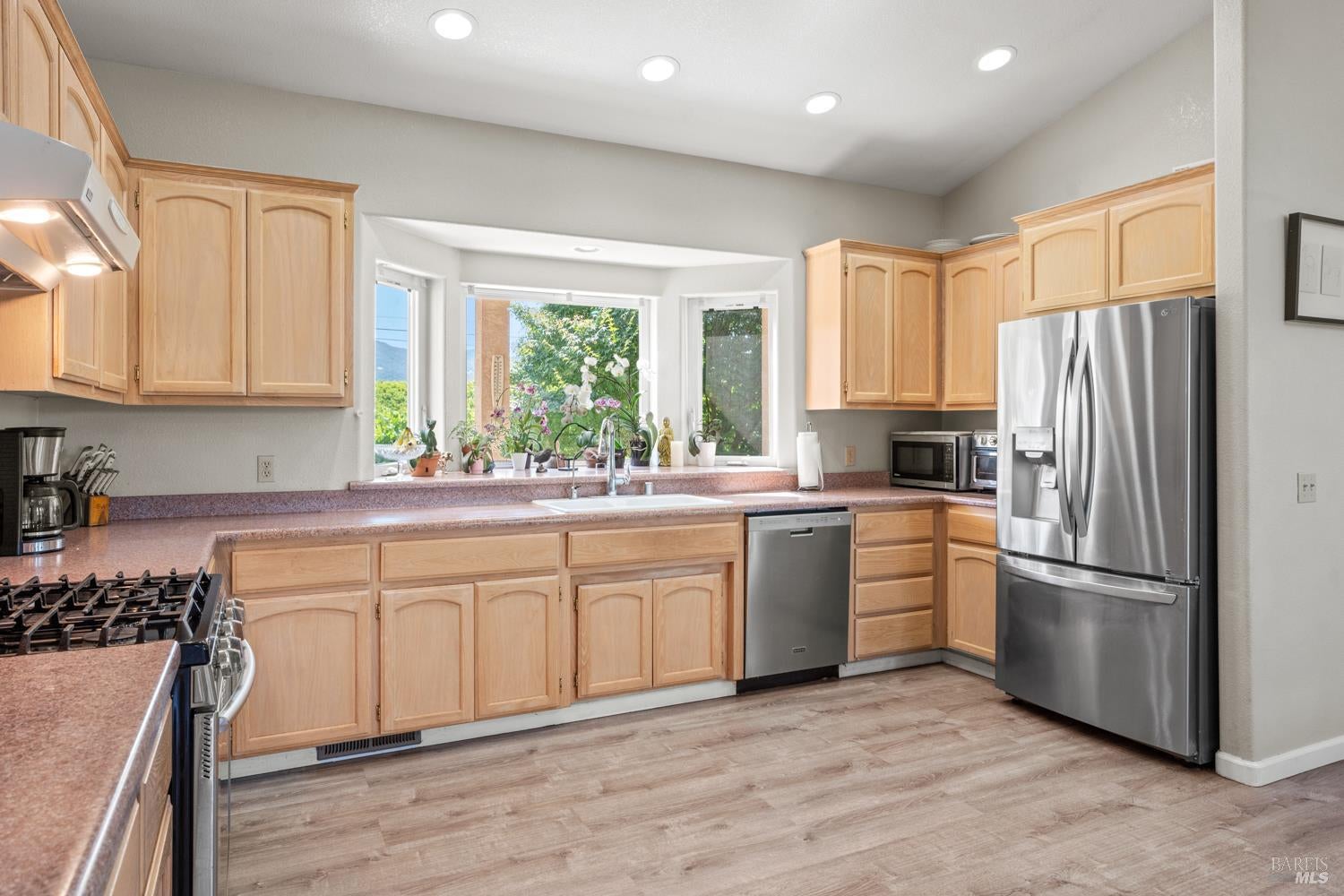 Redwood Valley, California, 95470, United States, 4 Bedrooms Bedrooms, ,3 BathroomsBathrooms,Residential,Active,1960148