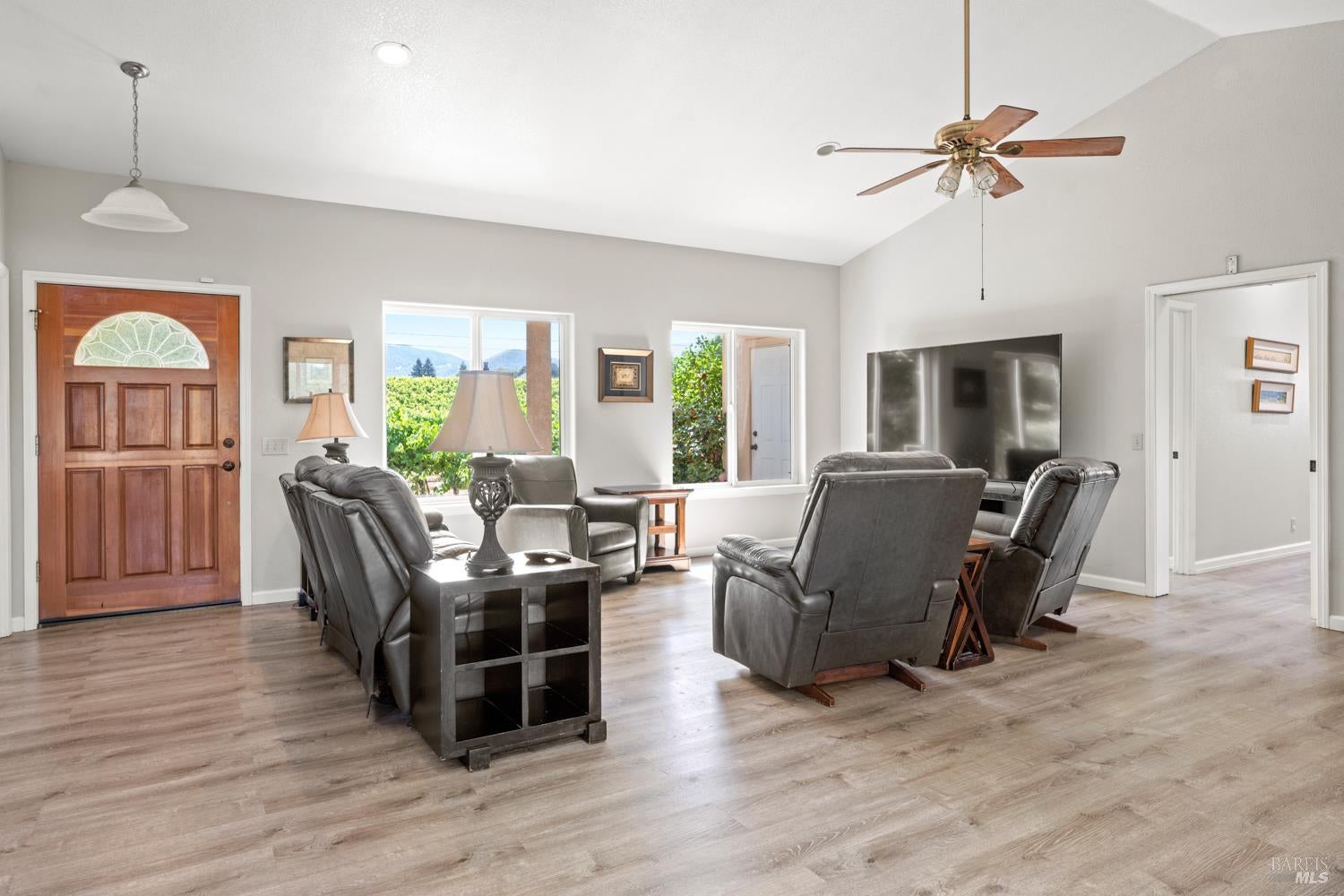 Redwood Valley, California, 95470, United States, 4 Bedrooms Bedrooms, ,3 BathroomsBathrooms,Residential,Active,1960148