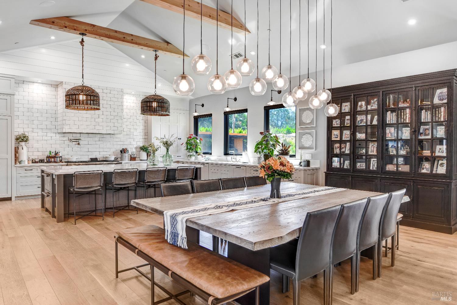 Glen Ellen, California, 95442, United States, 4 Bedrooms Bedrooms, ,7 BathroomsBathrooms,Residential,Active,1952057