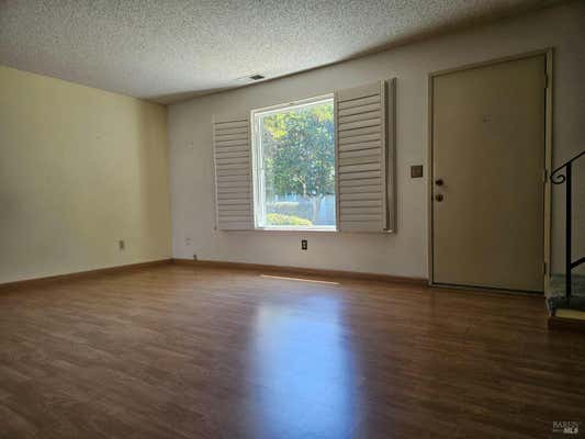 372 HARVEST LN, SANTA ROSA, CA 95401, photo 3 of 5