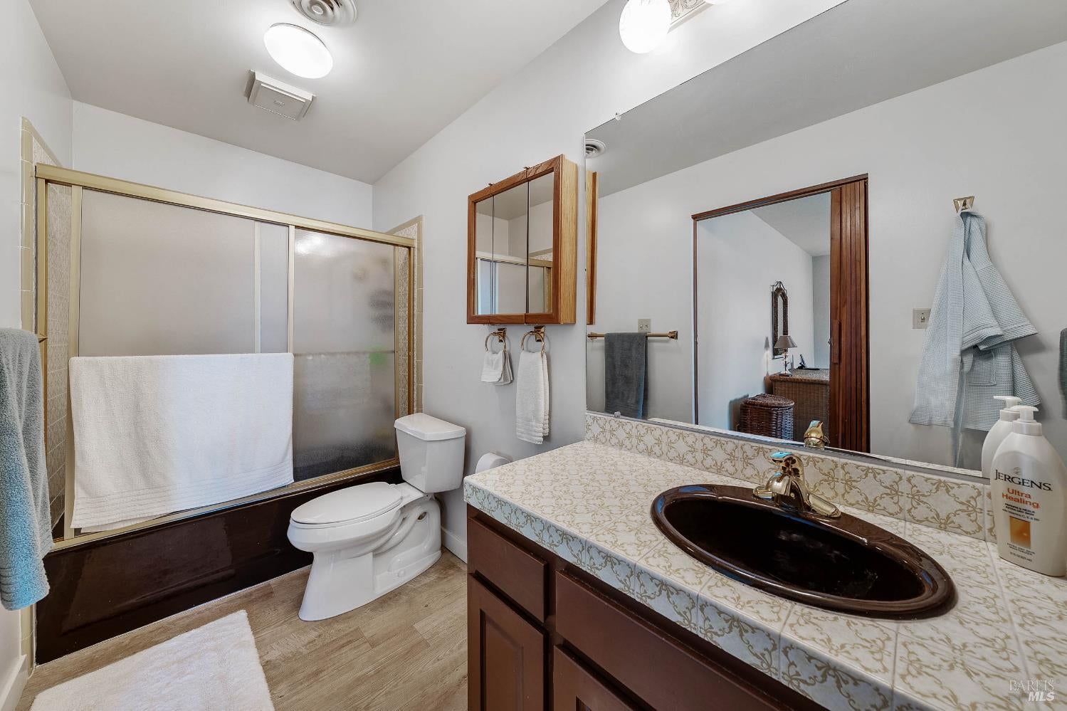 Kelseyville, California, 95451, United States, 4 Bedrooms Bedrooms, ,3 BathroomsBathrooms,Residential,Active,1915051