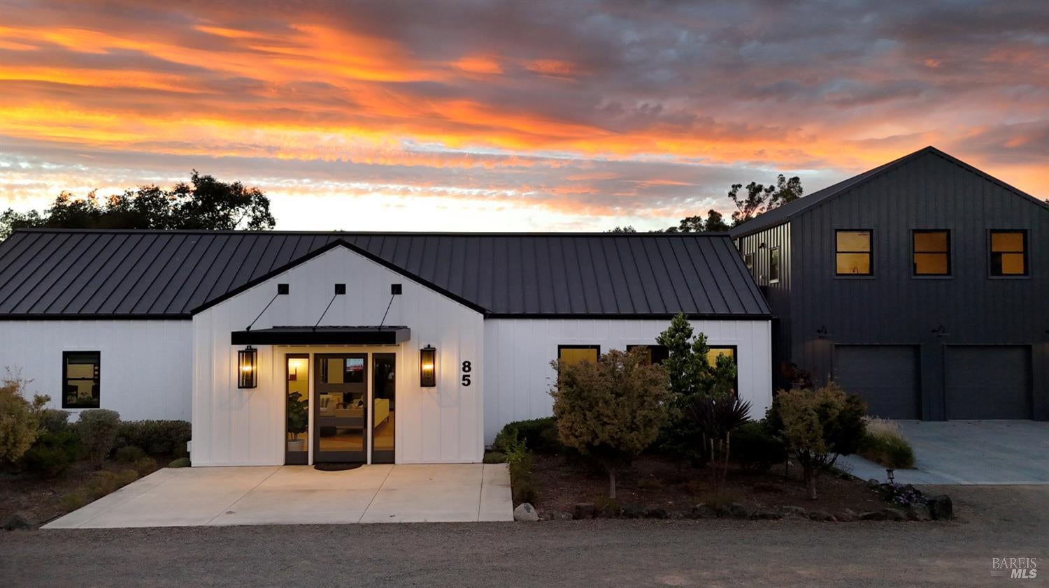 Glen Ellen, California, 95442, United States, 4 Bedrooms Bedrooms, ,7 BathroomsBathrooms,Residential,Active,1952057