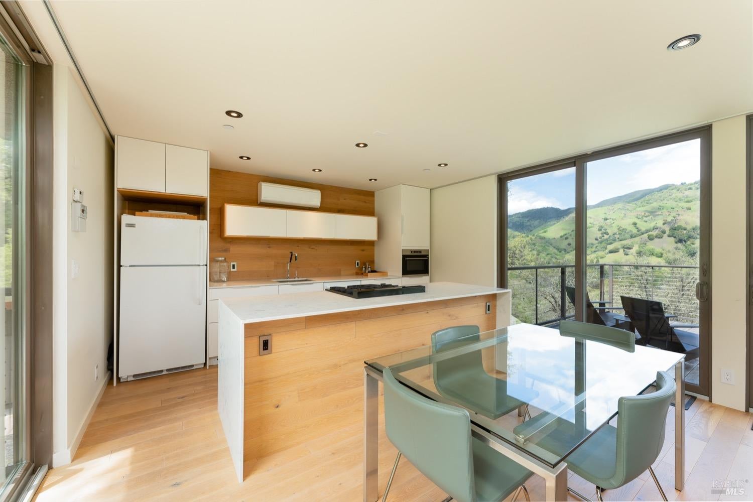 Ukiah, California, 95482, United States, 2 Bedrooms Bedrooms, ,1 BathroomBathrooms,Residential,Active,1798067