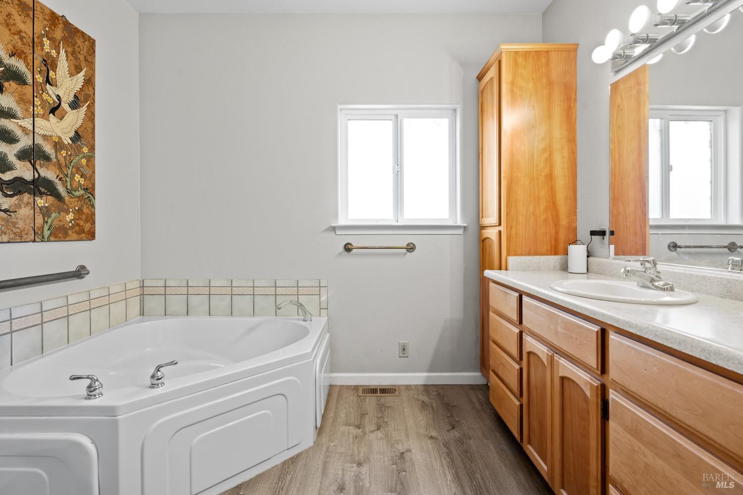 Redwood Valley, California, 95470, United States, 4 Bedrooms Bedrooms, ,3 BathroomsBathrooms,Residential,Active,1960148