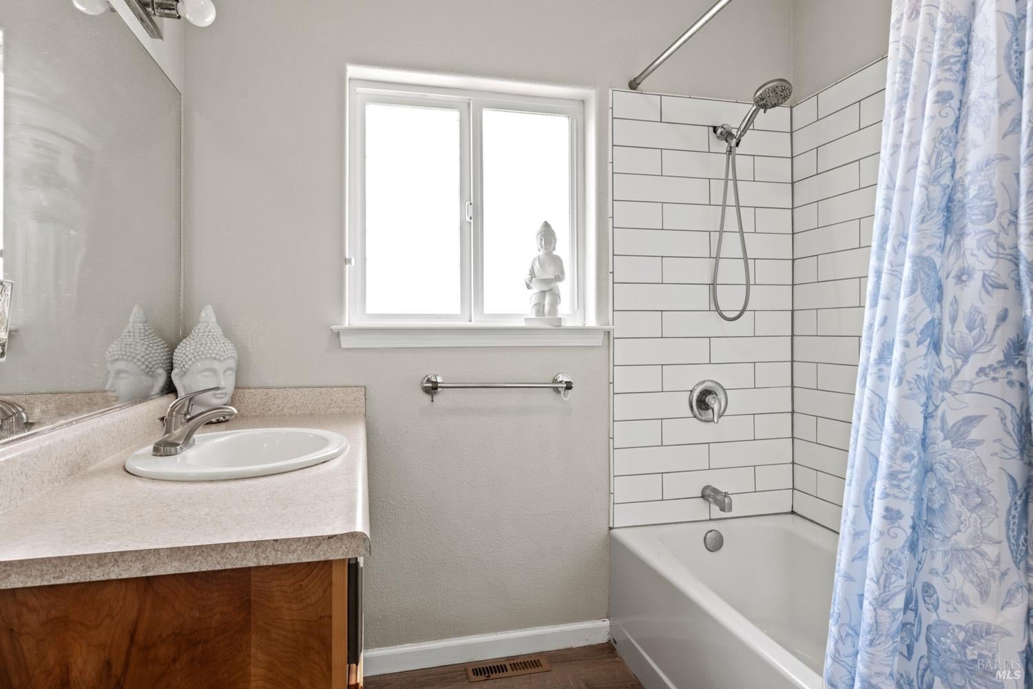 Redwood Valley, California, 95470, United States, 4 Bedrooms Bedrooms, ,3 BathroomsBathrooms,Residential,Active,1960148