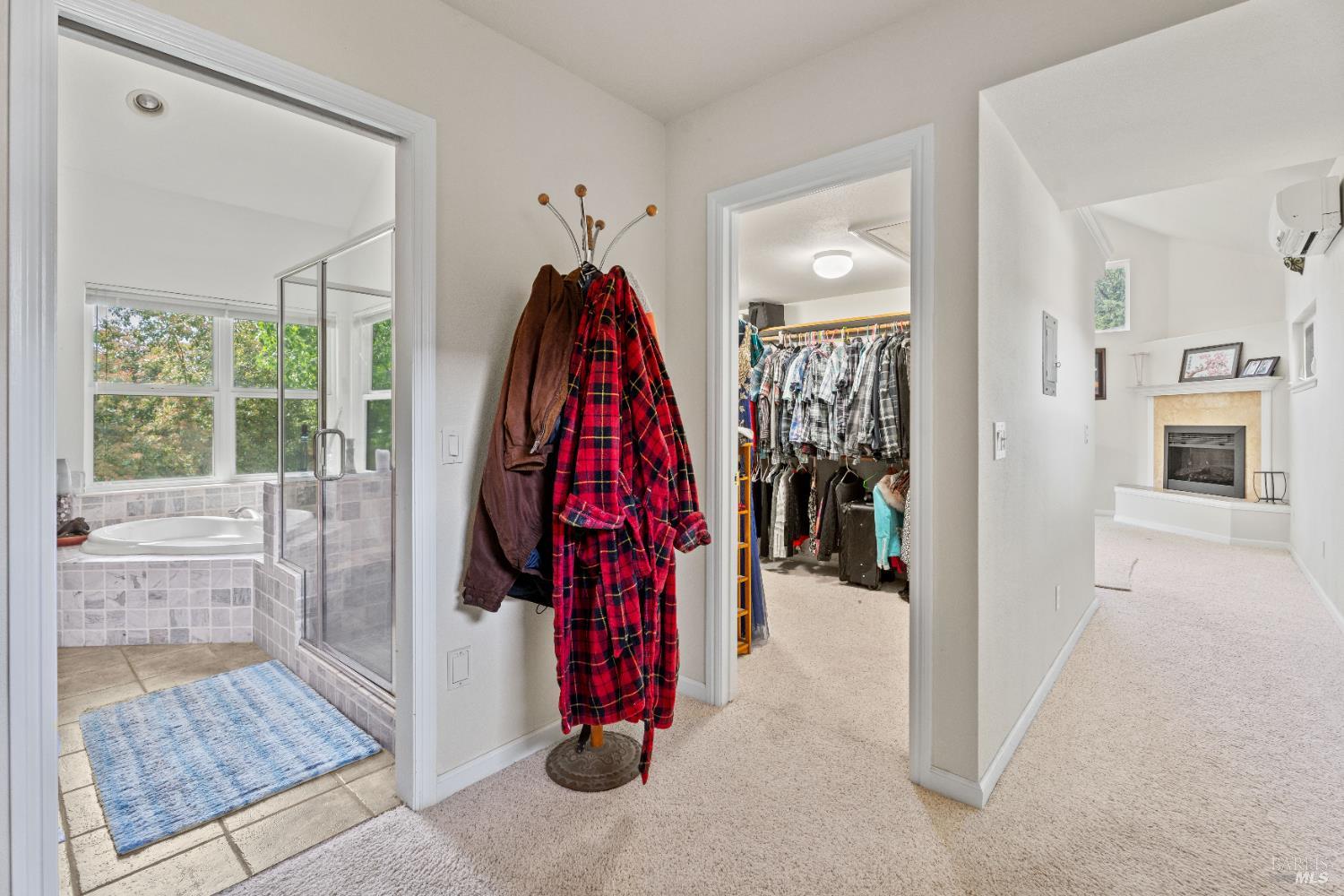 Hopland, California, 95449, United States, 3 Bedrooms Bedrooms, ,2 BathroomsBathrooms,Residential,Active,1821945