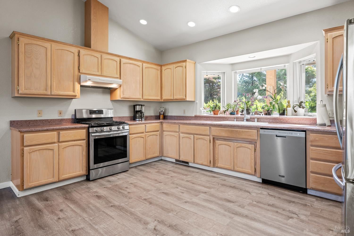 Redwood Valley, California, 95470, United States, 4 Bedrooms Bedrooms, ,3 BathroomsBathrooms,Residential,Active,1960148