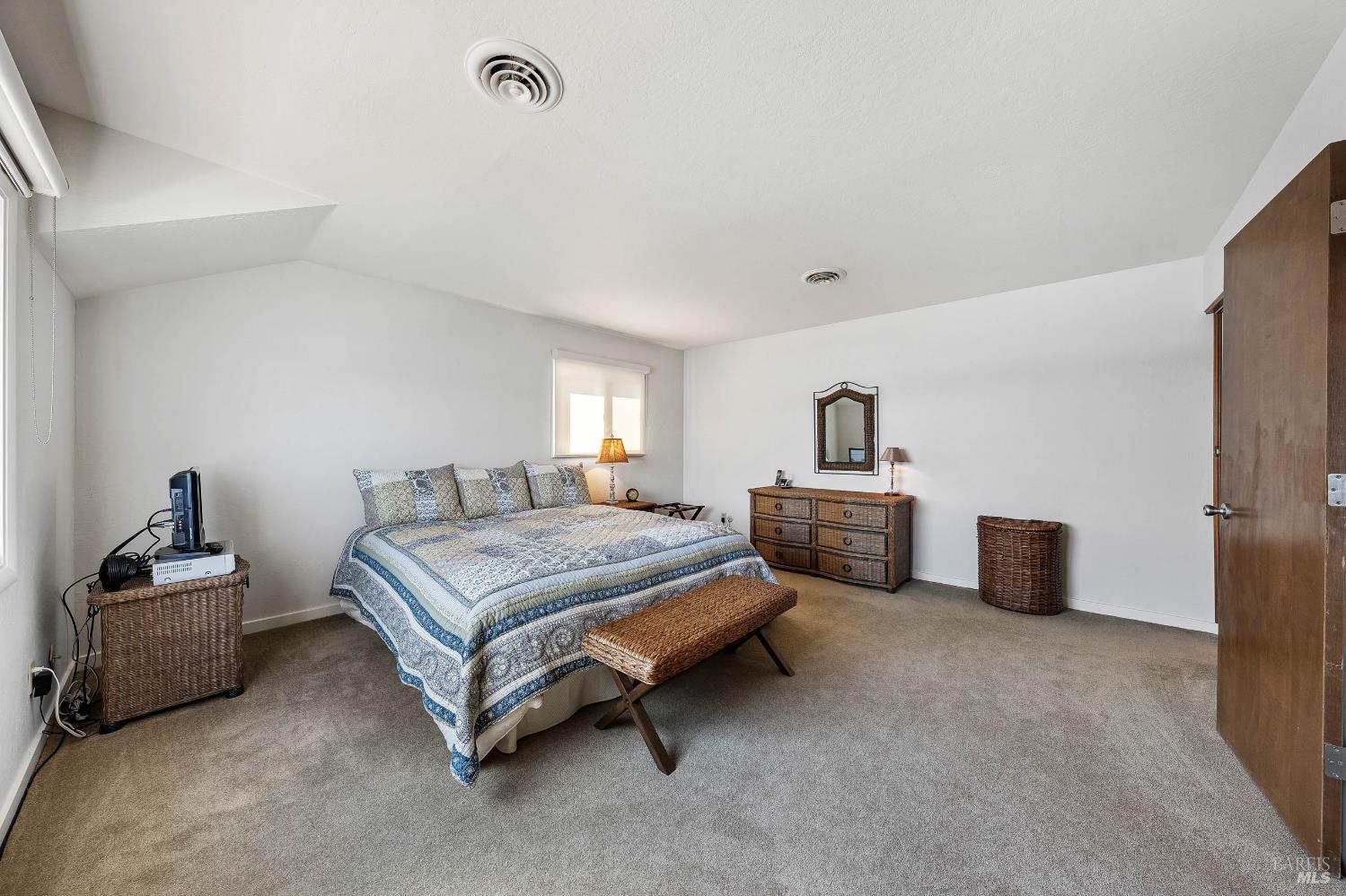 Kelseyville, California, 95451, United States, 4 Bedrooms Bedrooms, ,3 BathroomsBathrooms,Residential,Active,1915051
