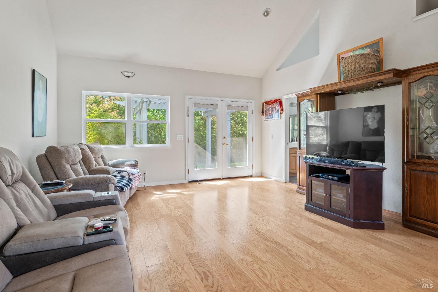 Hopland, California, 95449, United States, 3 Bedrooms Bedrooms, ,2 BathroomsBathrooms,Residential,Active,1821945