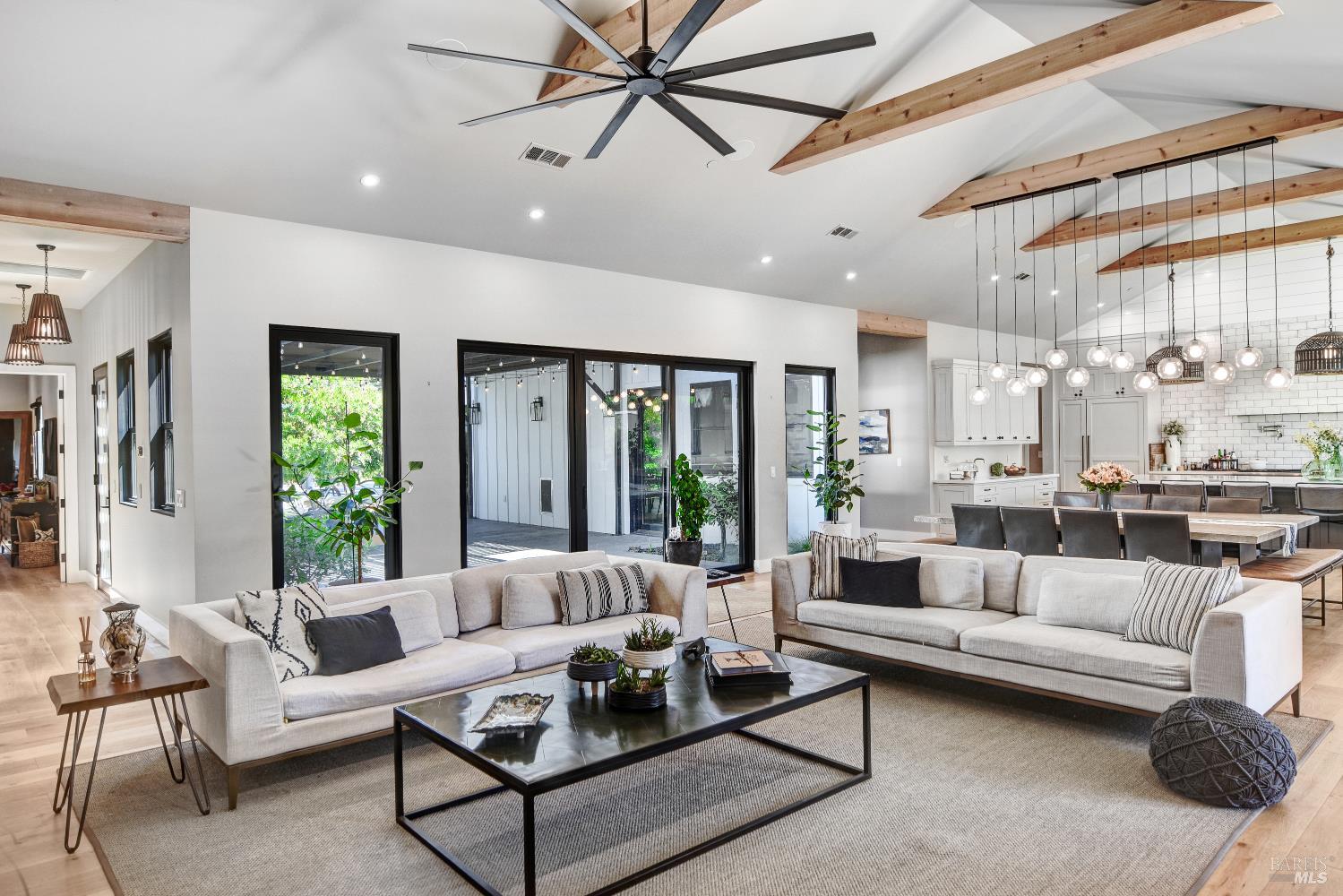 Glen Ellen, California, 95442, United States, 4 Bedrooms Bedrooms, ,7 BathroomsBathrooms,Residential,Active,1952057