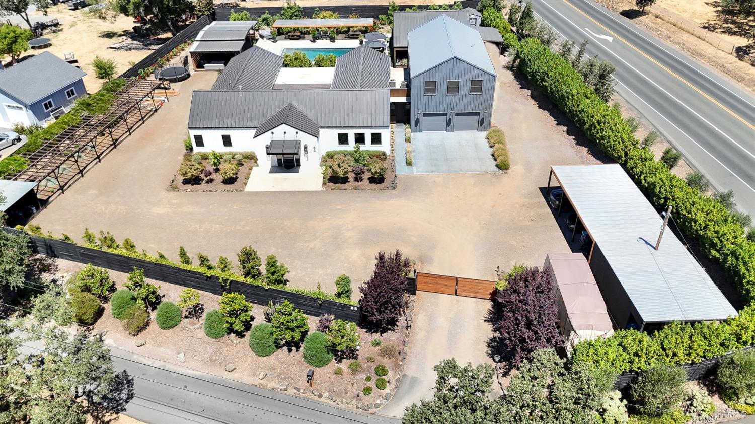 Glen Ellen, California, 95442, United States, 4 Bedrooms Bedrooms, ,7 BathroomsBathrooms,Residential,Active,1952057