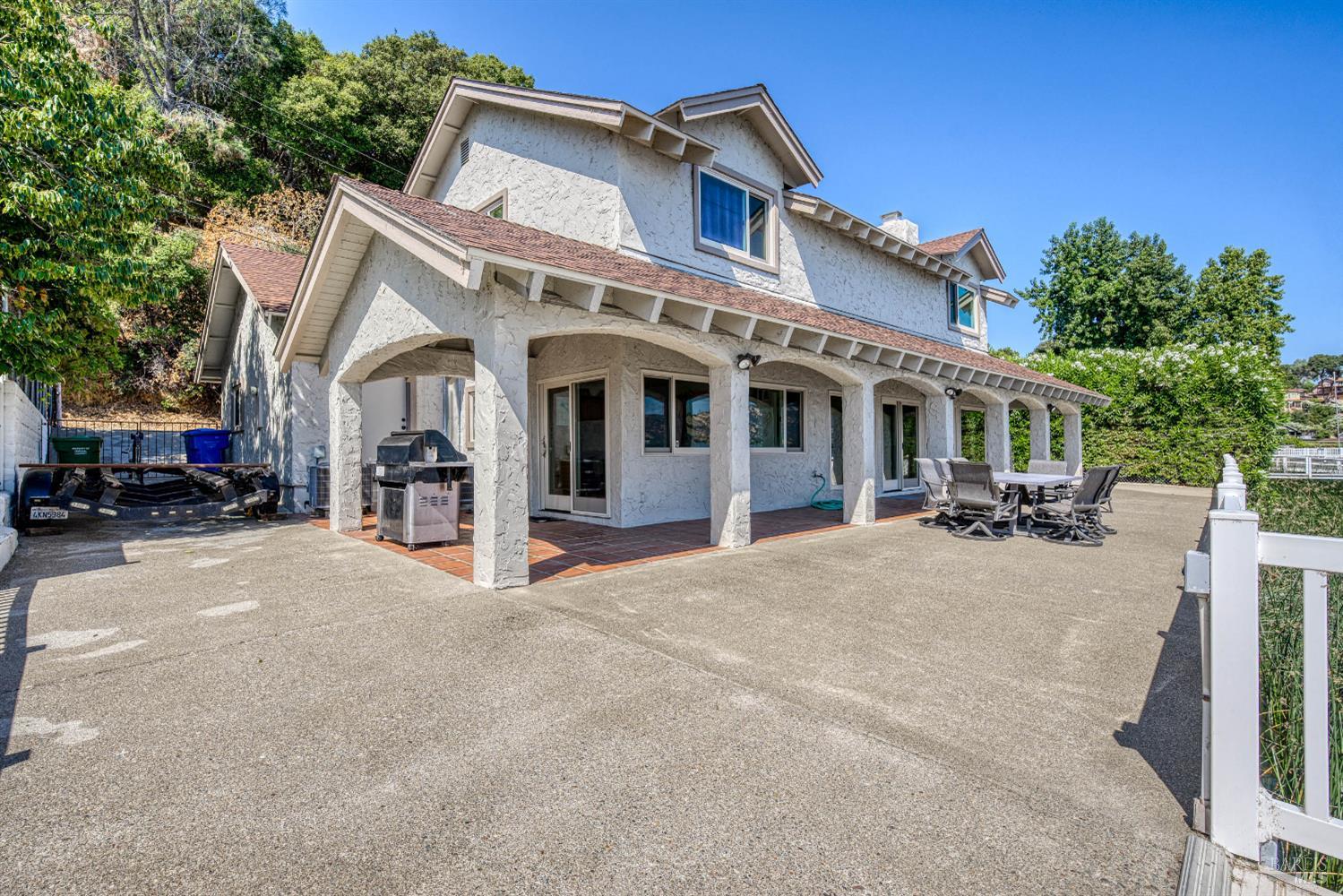 Kelseyville, California, 95451, United States, 4 Bedrooms Bedrooms, ,3 BathroomsBathrooms,Residential,Active,1915051