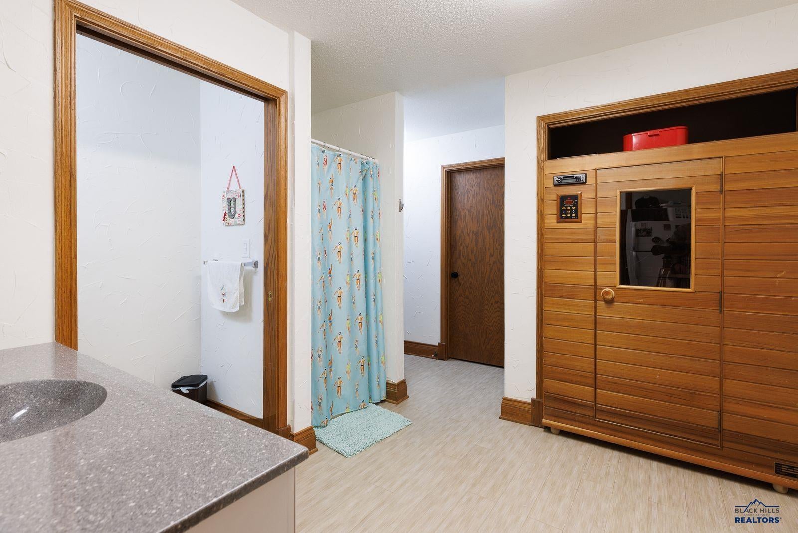 Rapid City, South Dakota, 57702, United States, 5 Bedrooms Bedrooms, ,5 BathroomsBathrooms,Residential,Active,2012231