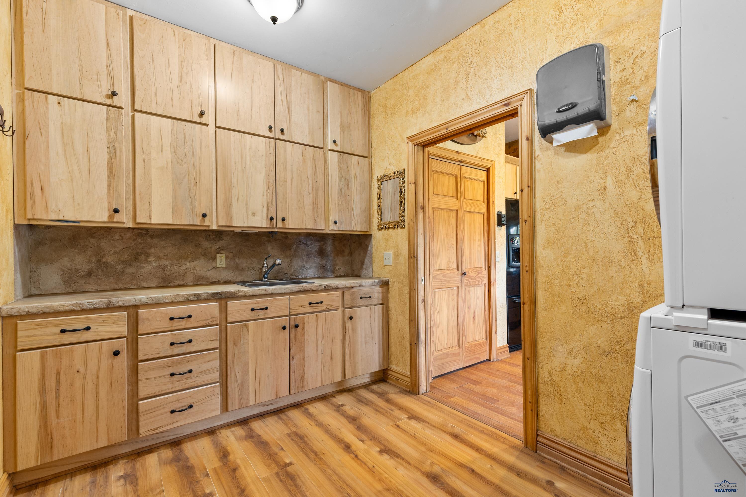 Rapid City, South Dakota, 57702, United States, 6 Bedrooms Bedrooms, ,6 BathroomsBathrooms,Residential,Active,1952058