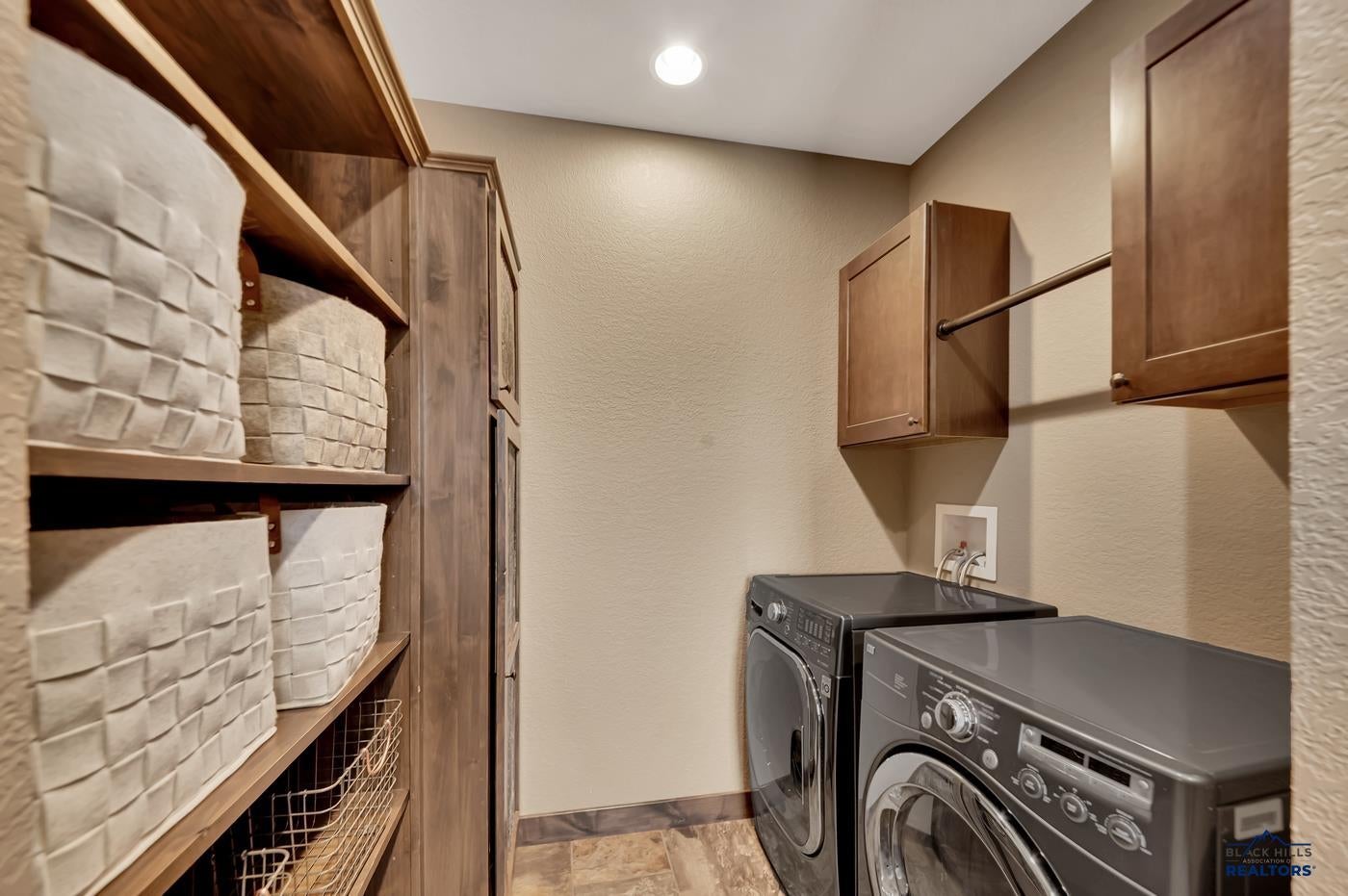 Rapid City, South Dakota, 57702, United States, 4 Bedrooms Bedrooms, ,5 BathroomsBathrooms,Residential,Active,1929407