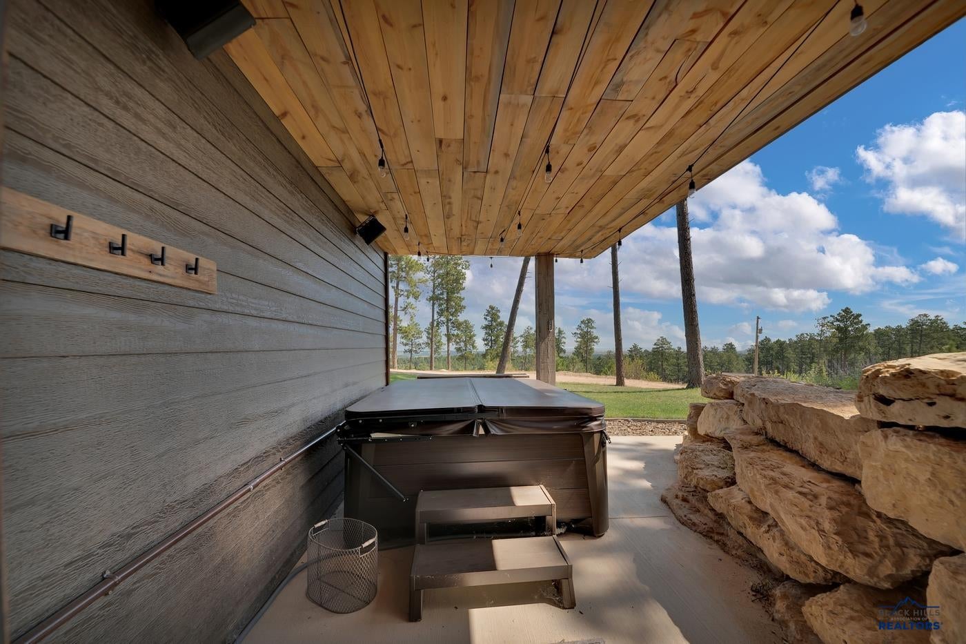 Rapid City, South Dakota, 57702, United States, 4 Bedrooms Bedrooms, ,5 BathroomsBathrooms,Residential,Active,1929407